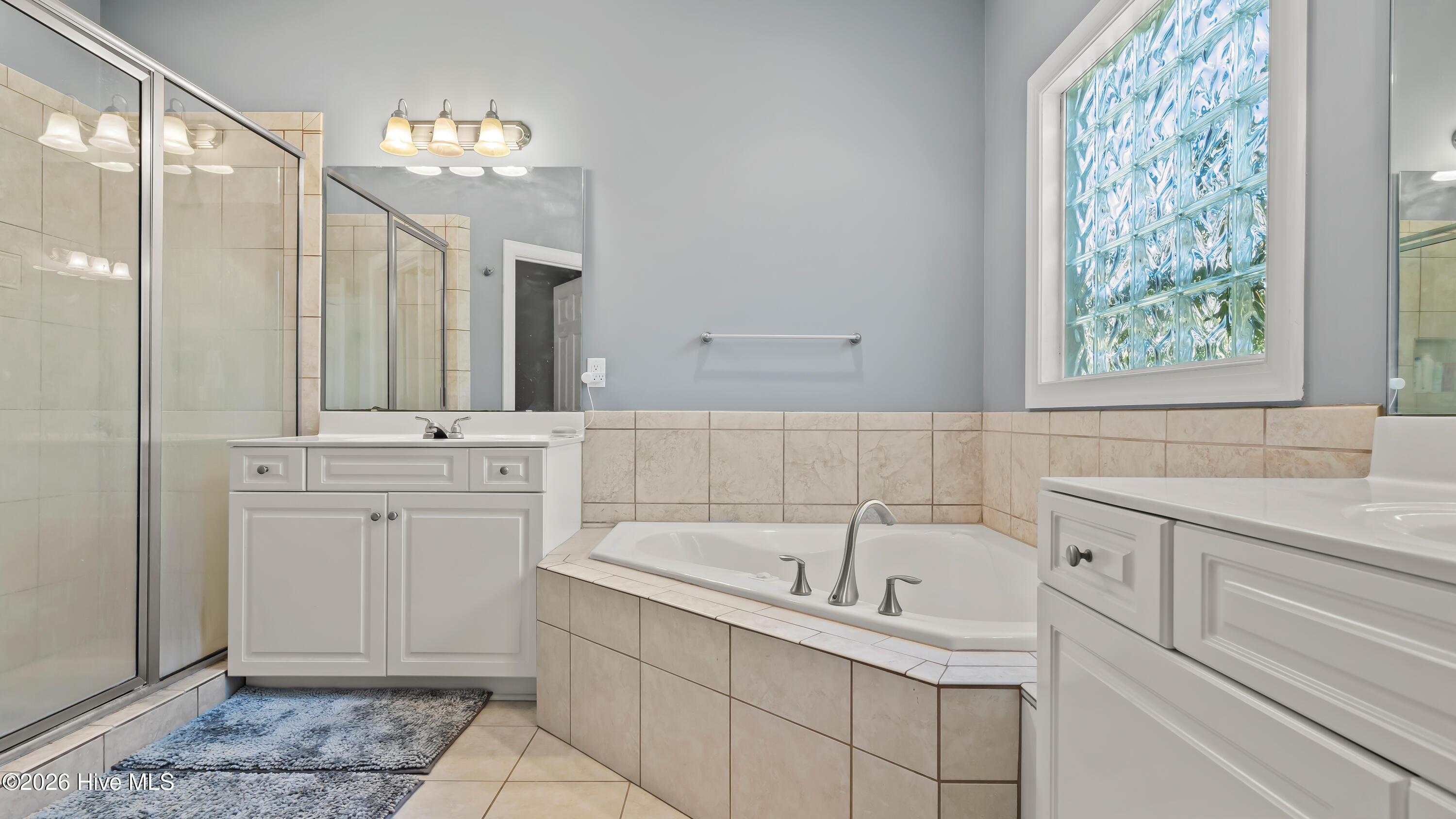 100566448 | Photo 28