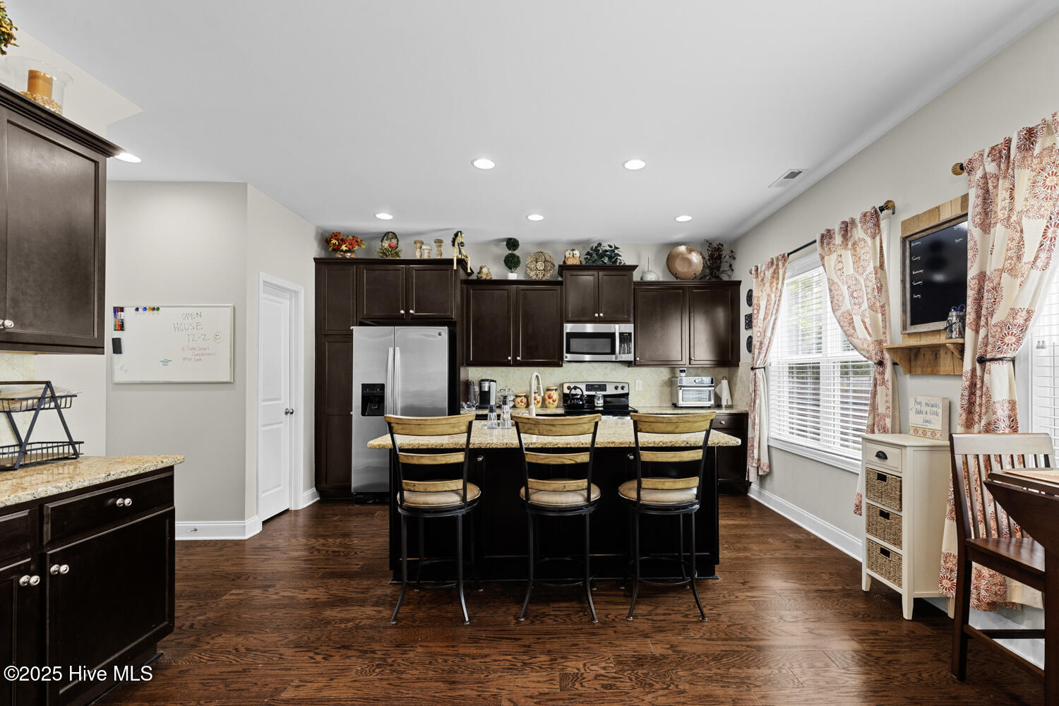 100501519 | Photo 11