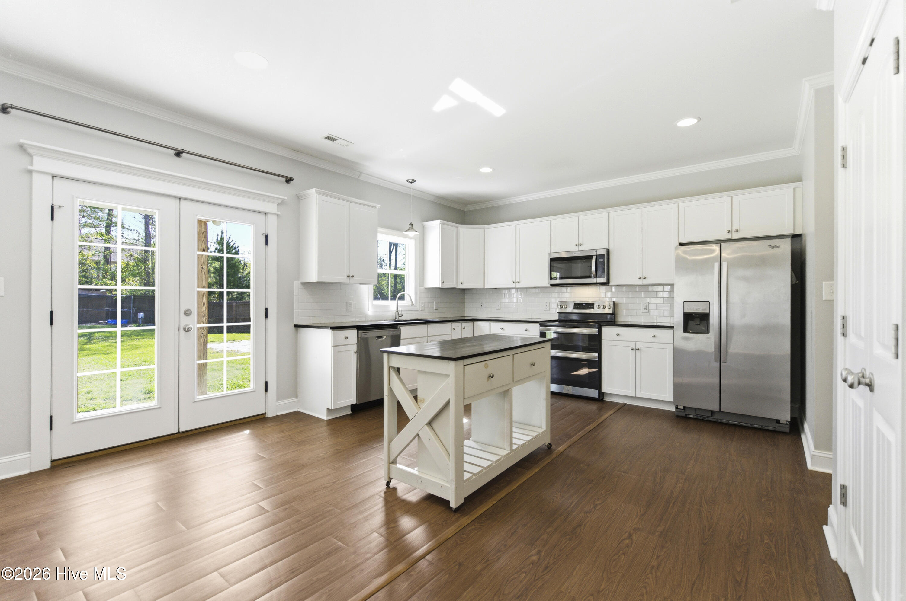 100566364 | Photo 20