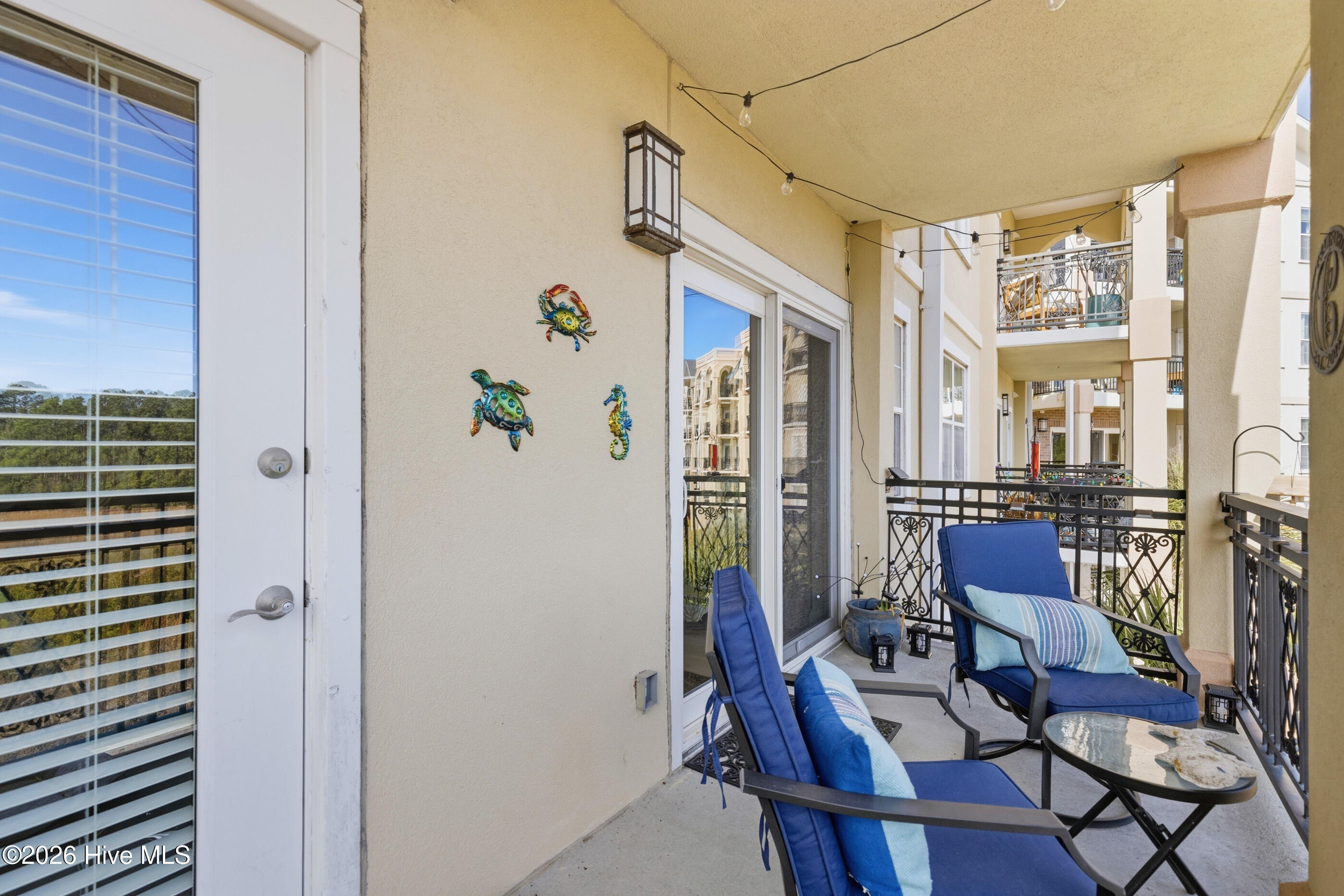 100556734 | Photo 35