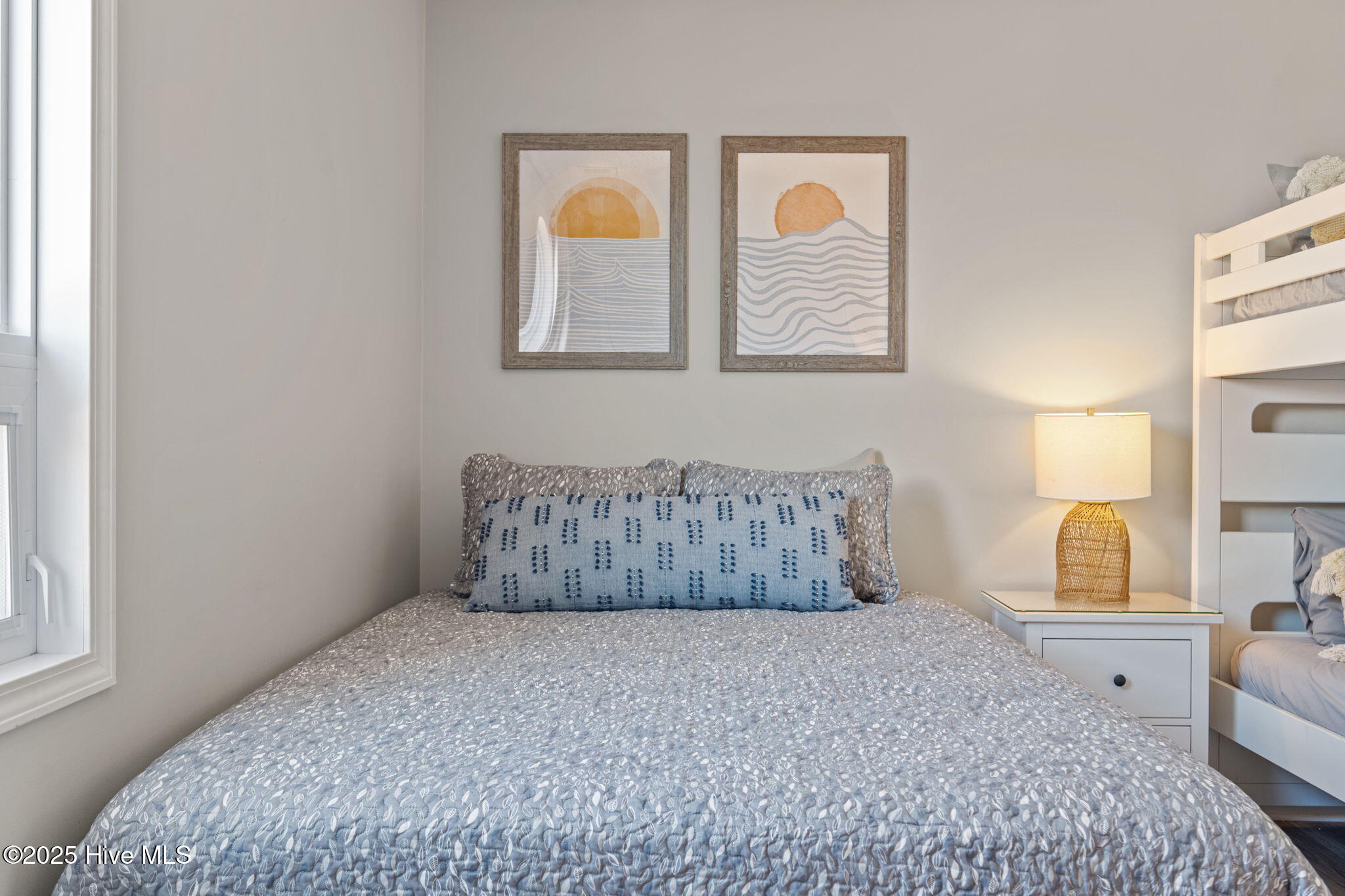 100536613 | Photo 21