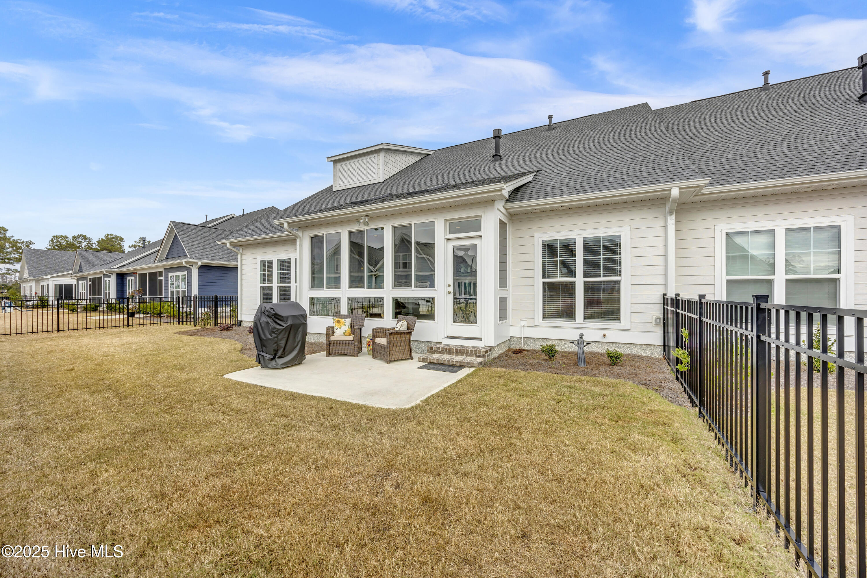 100544142 | Photo 27