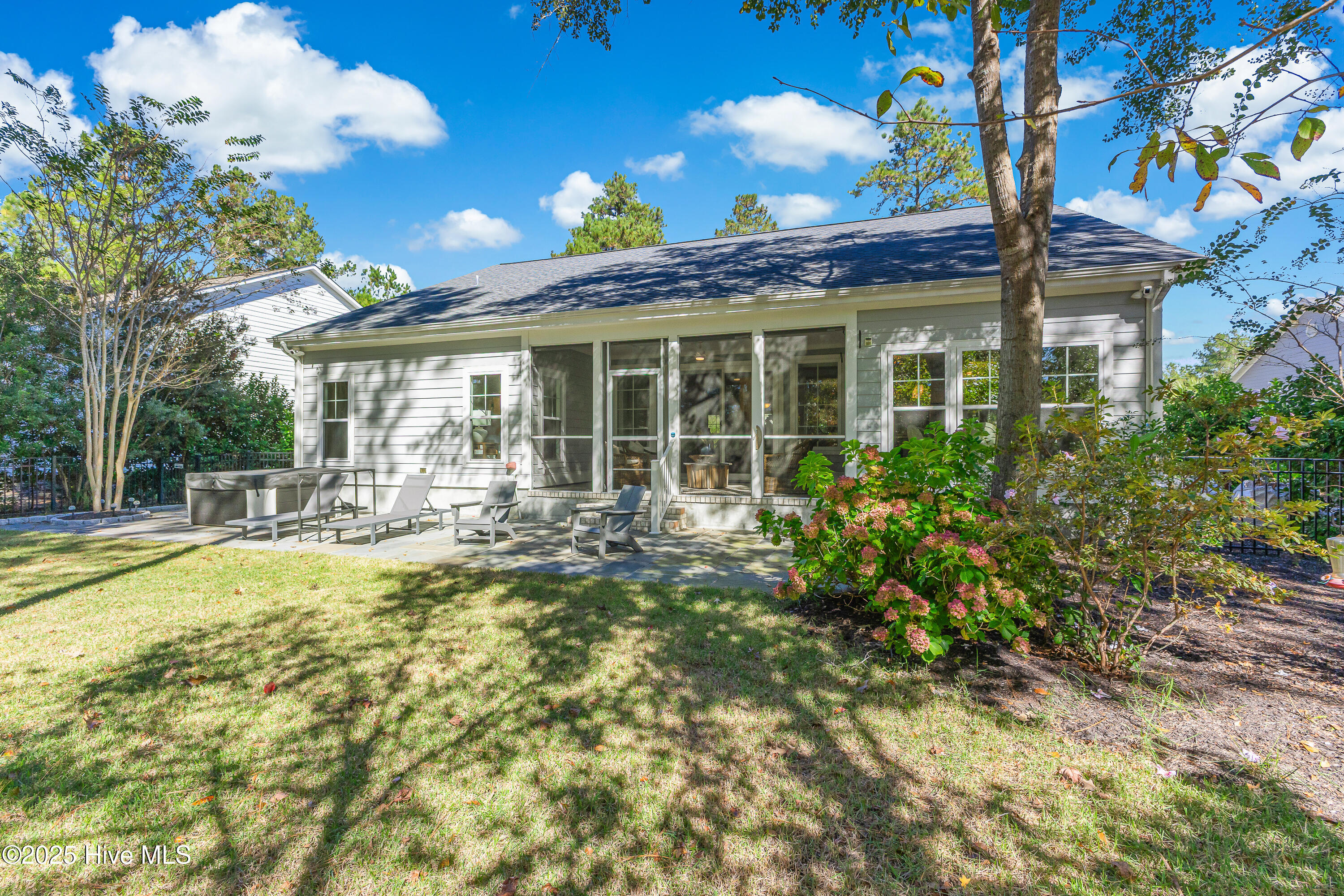 100542174 | Photo 41