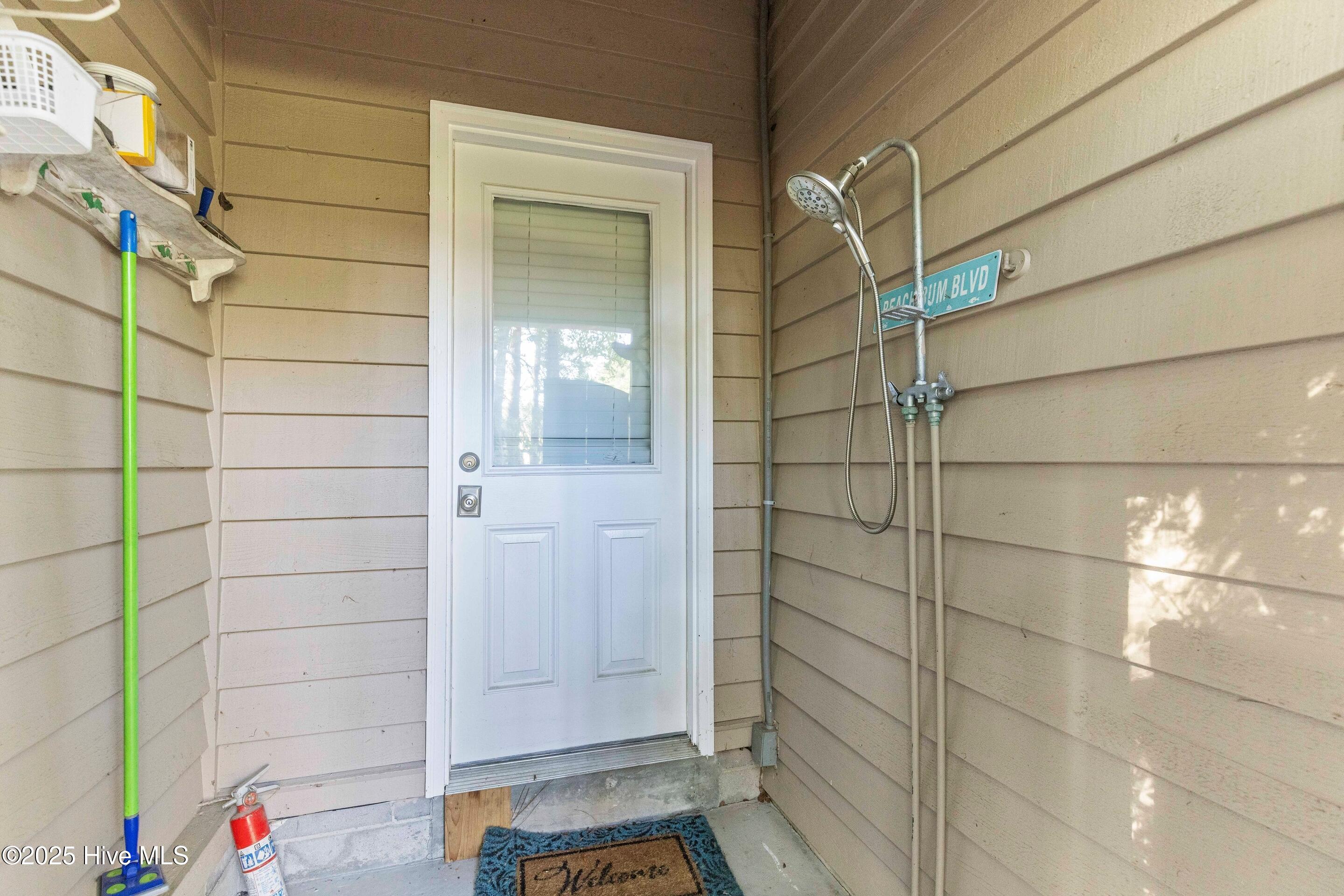 100541772 | Photo 37