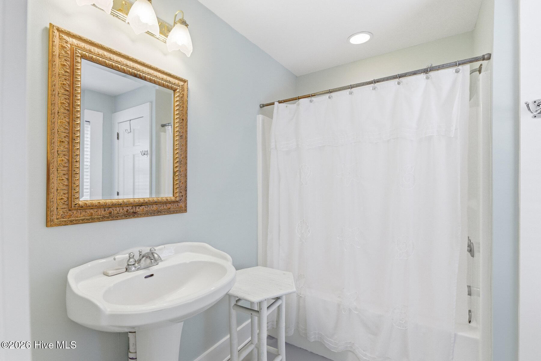 100566391 | Photo 34