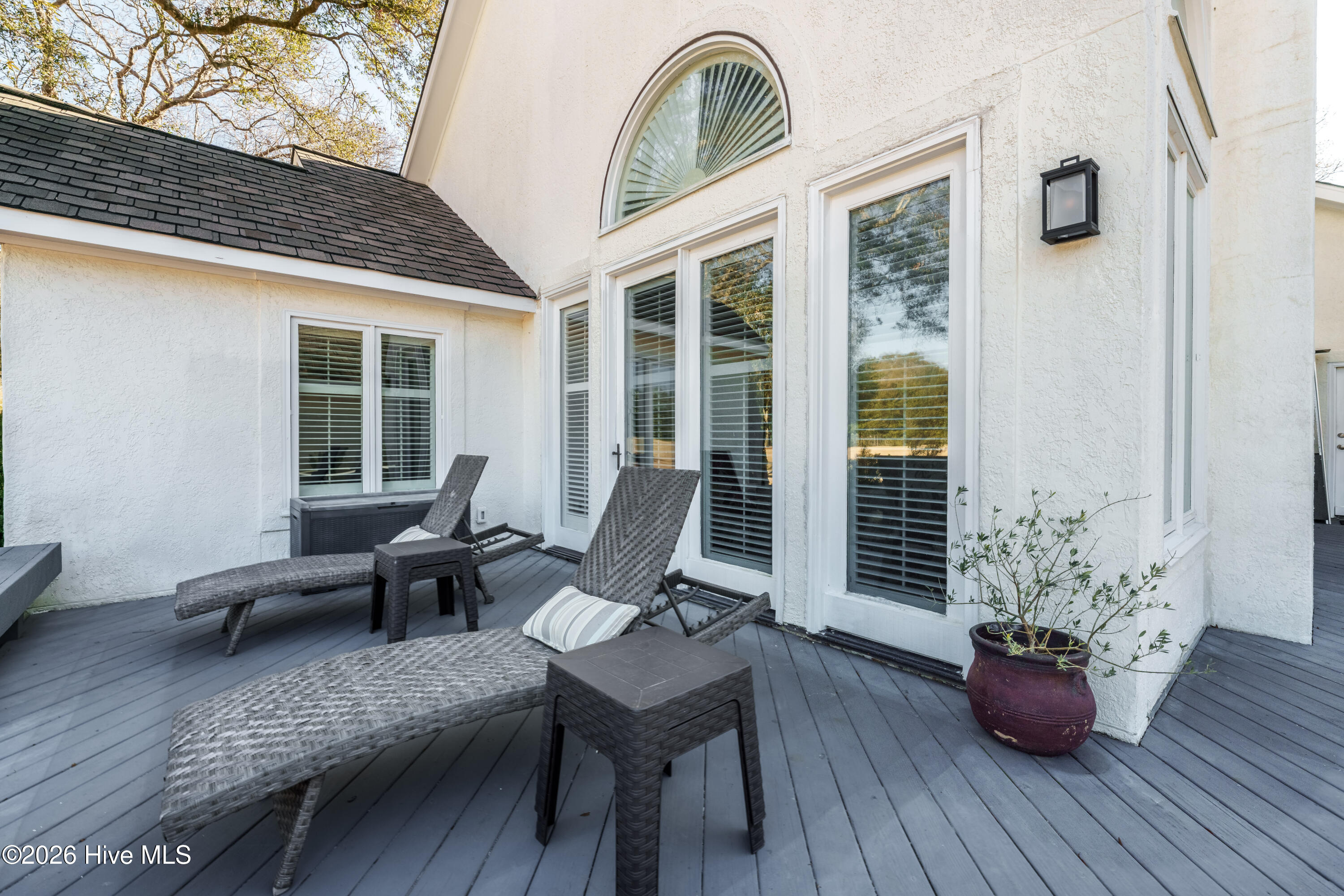 100553982 | Photo 45