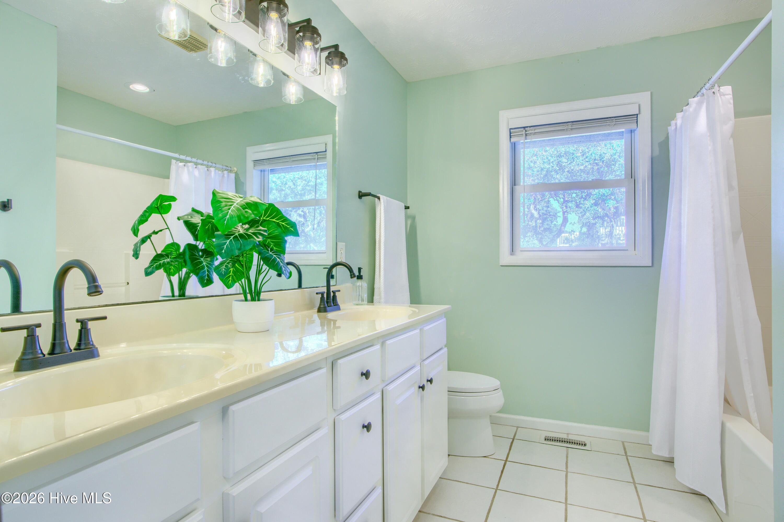 100524182 | Photo 39