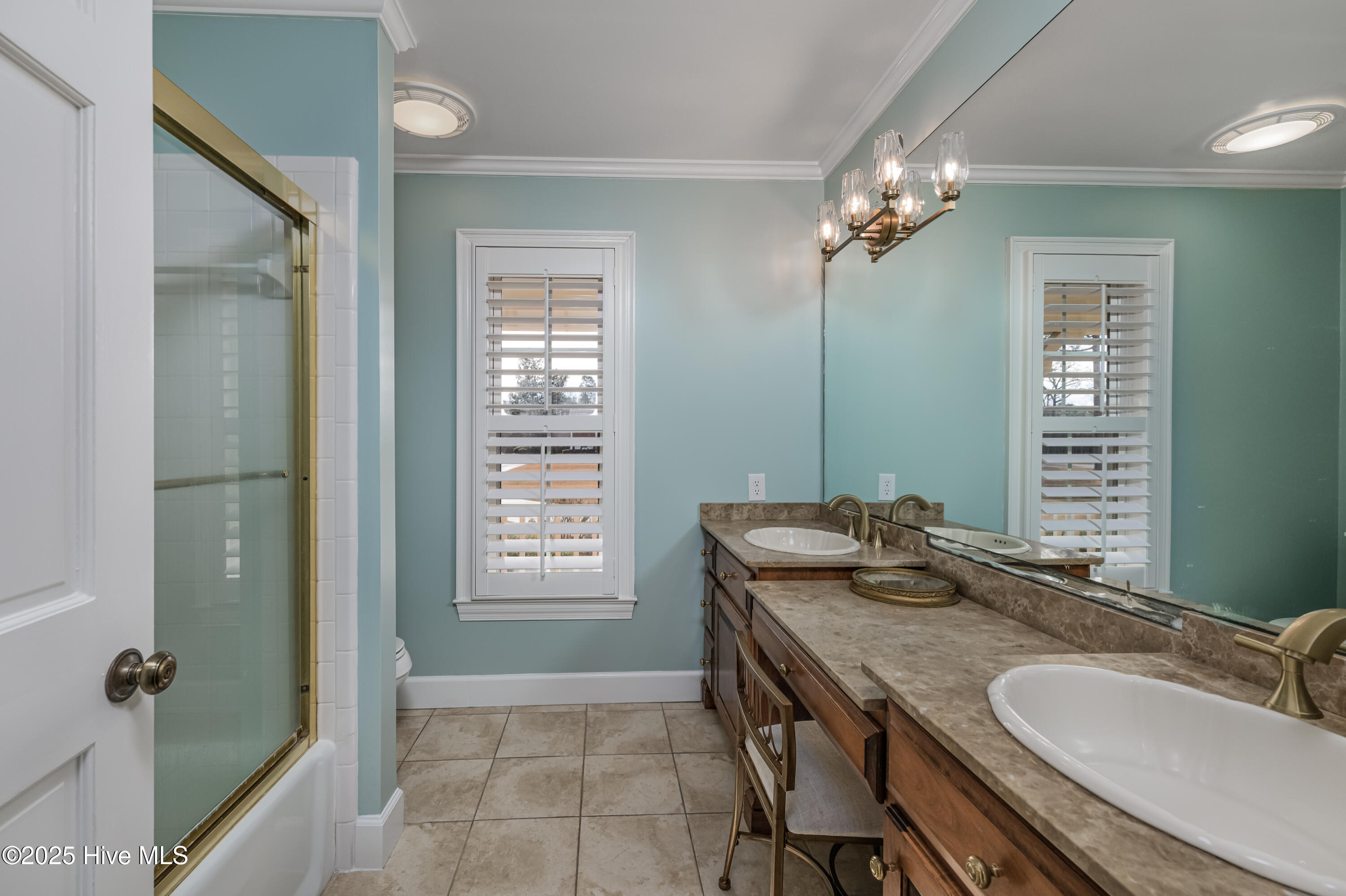 100485107 | Photo 28