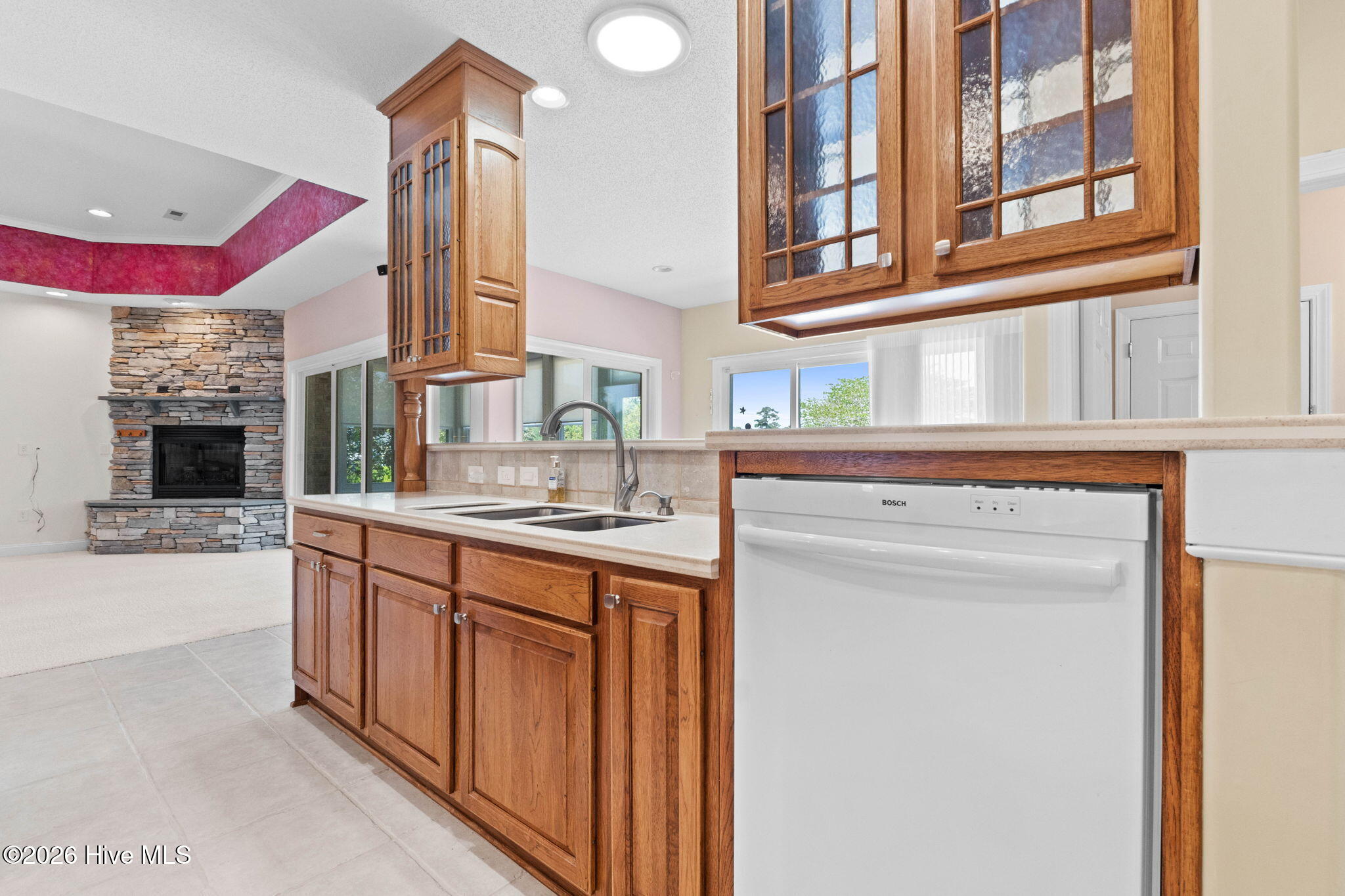 100567537 | Photo 24