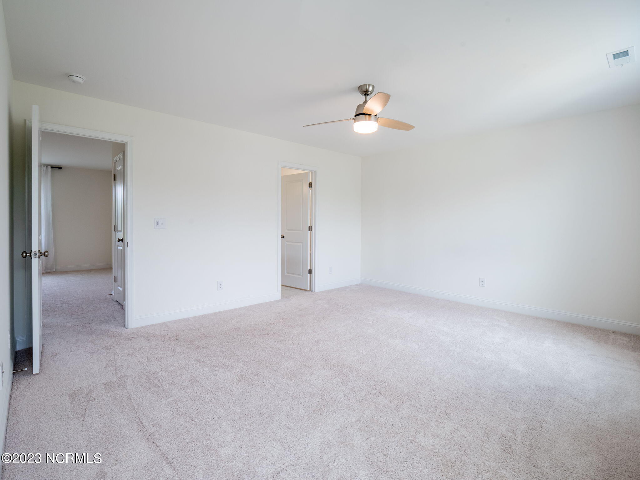 100550664 | Photo 31