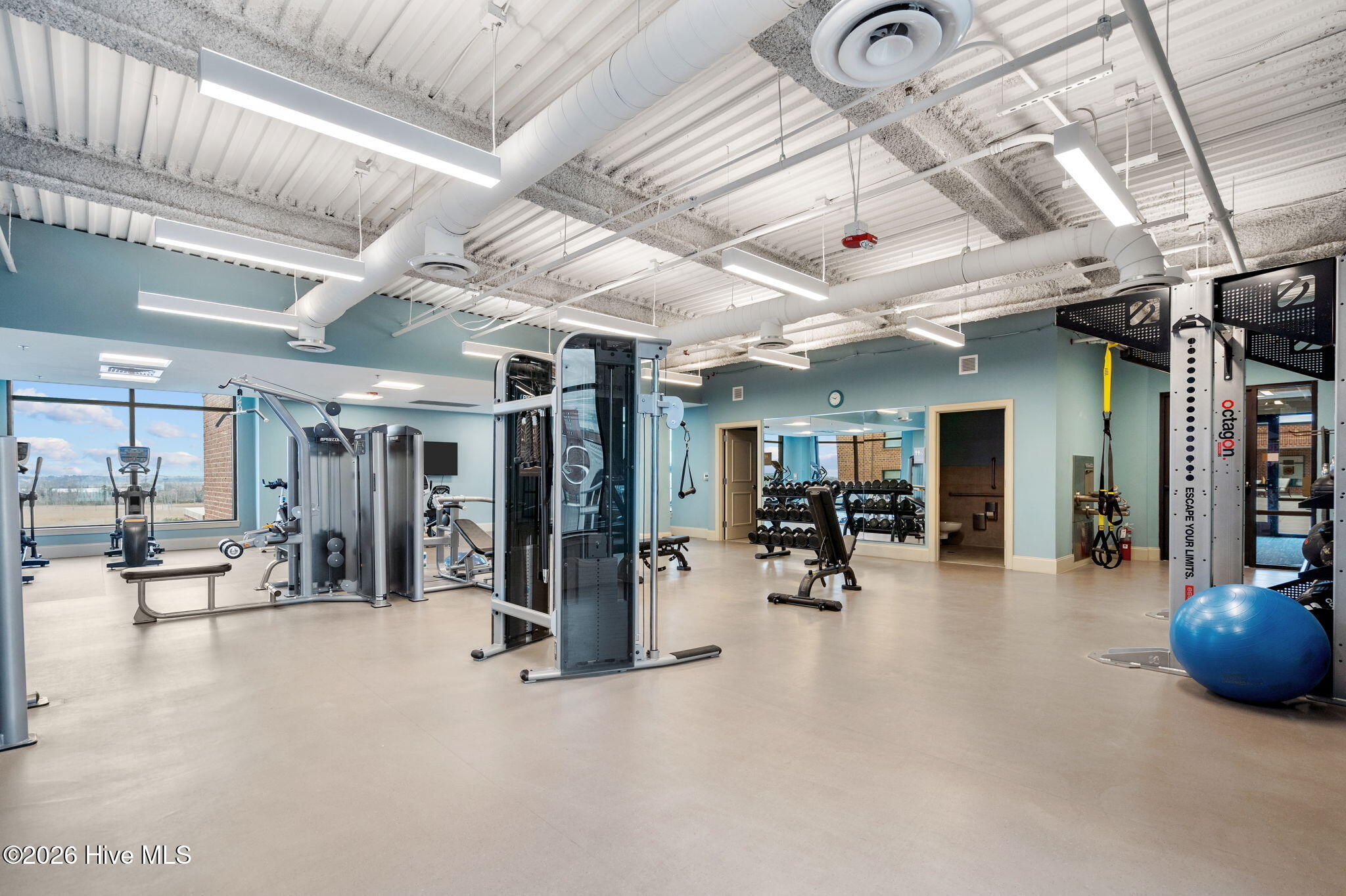 100565283 | Photo 52