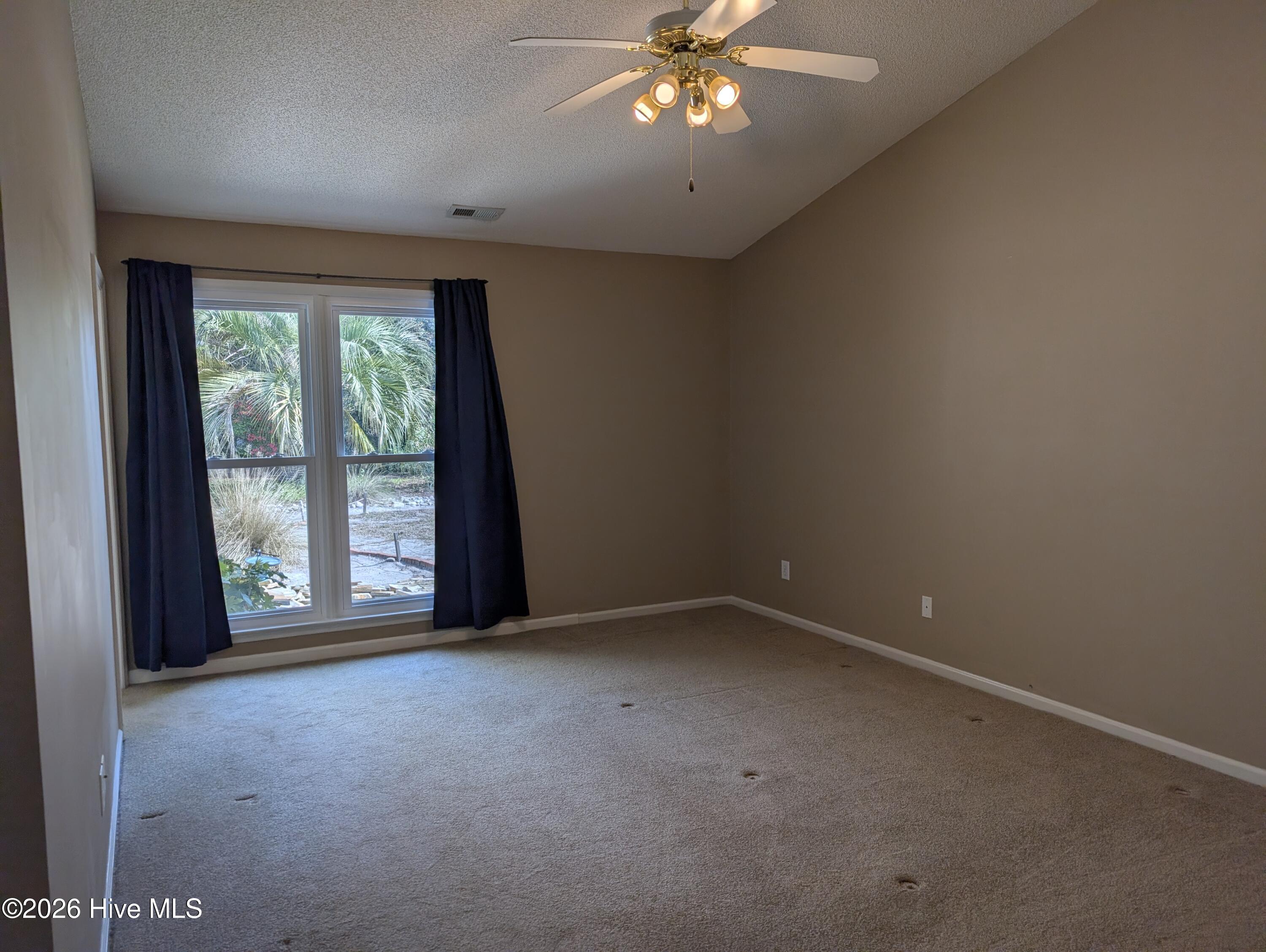 100561832 | Photo 17