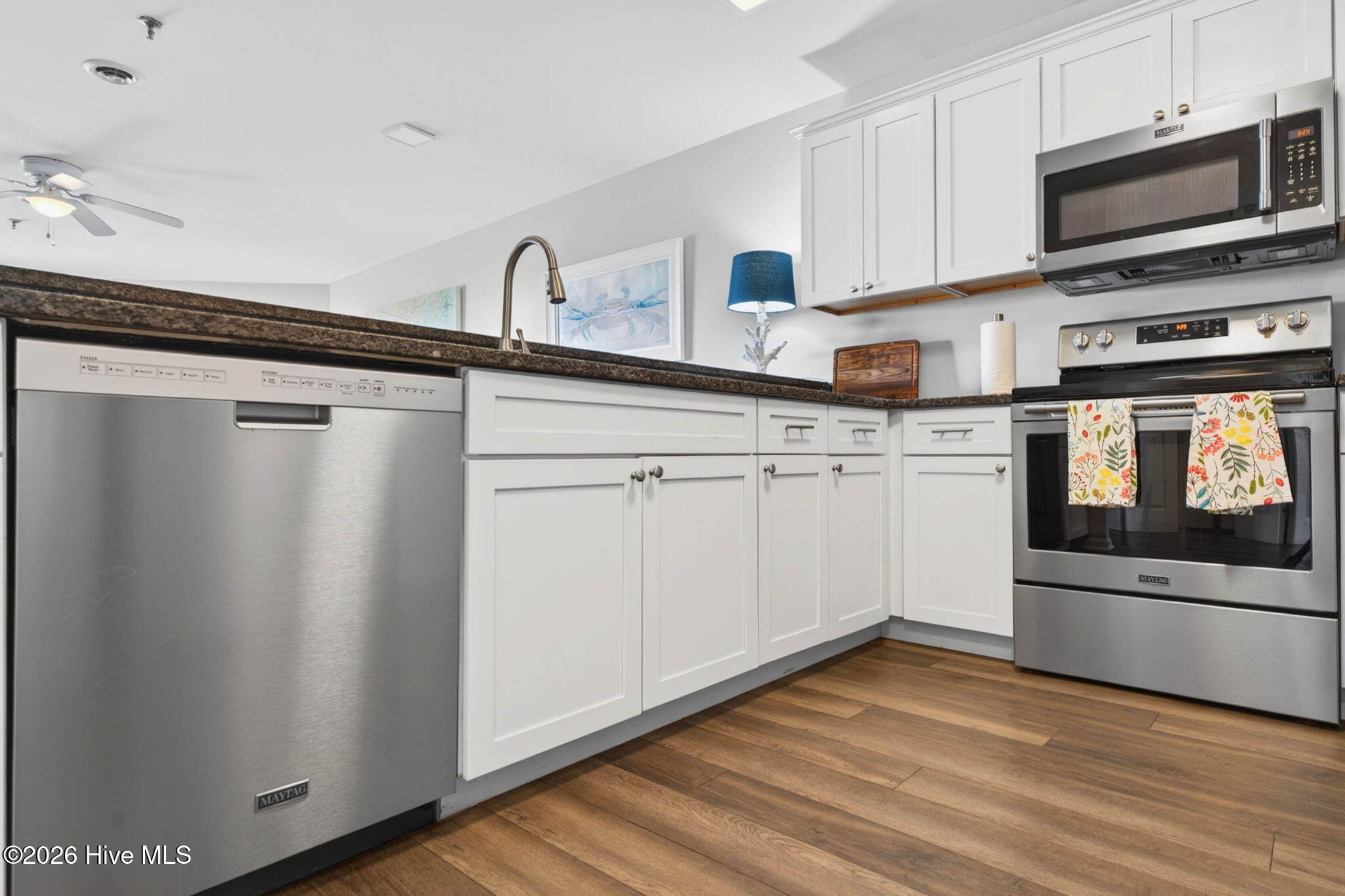 100570514 | Photo 21