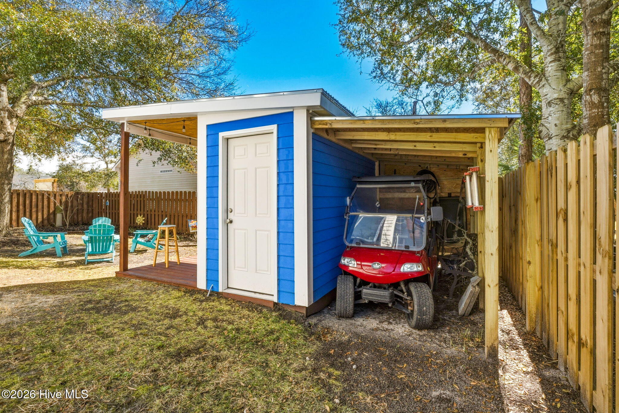 100556182 | Photo 43