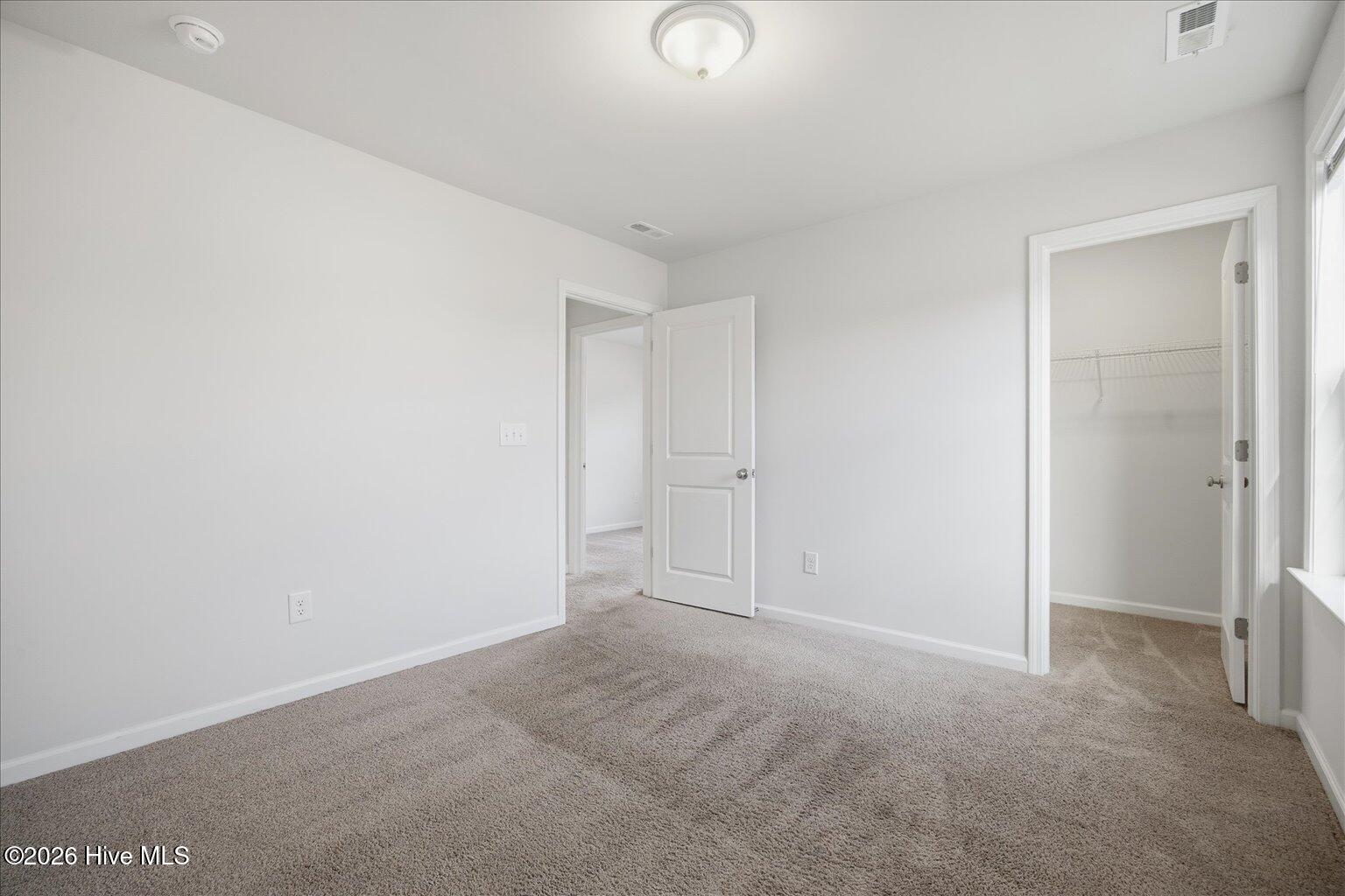 100548864 | Photo 38