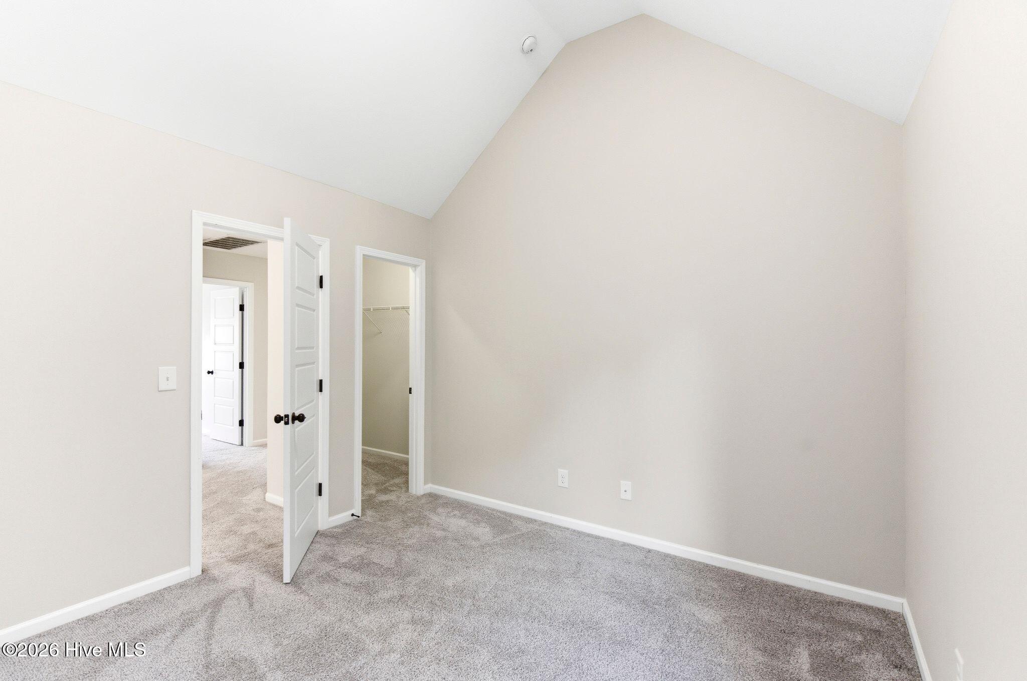 100566859 | Photo 43