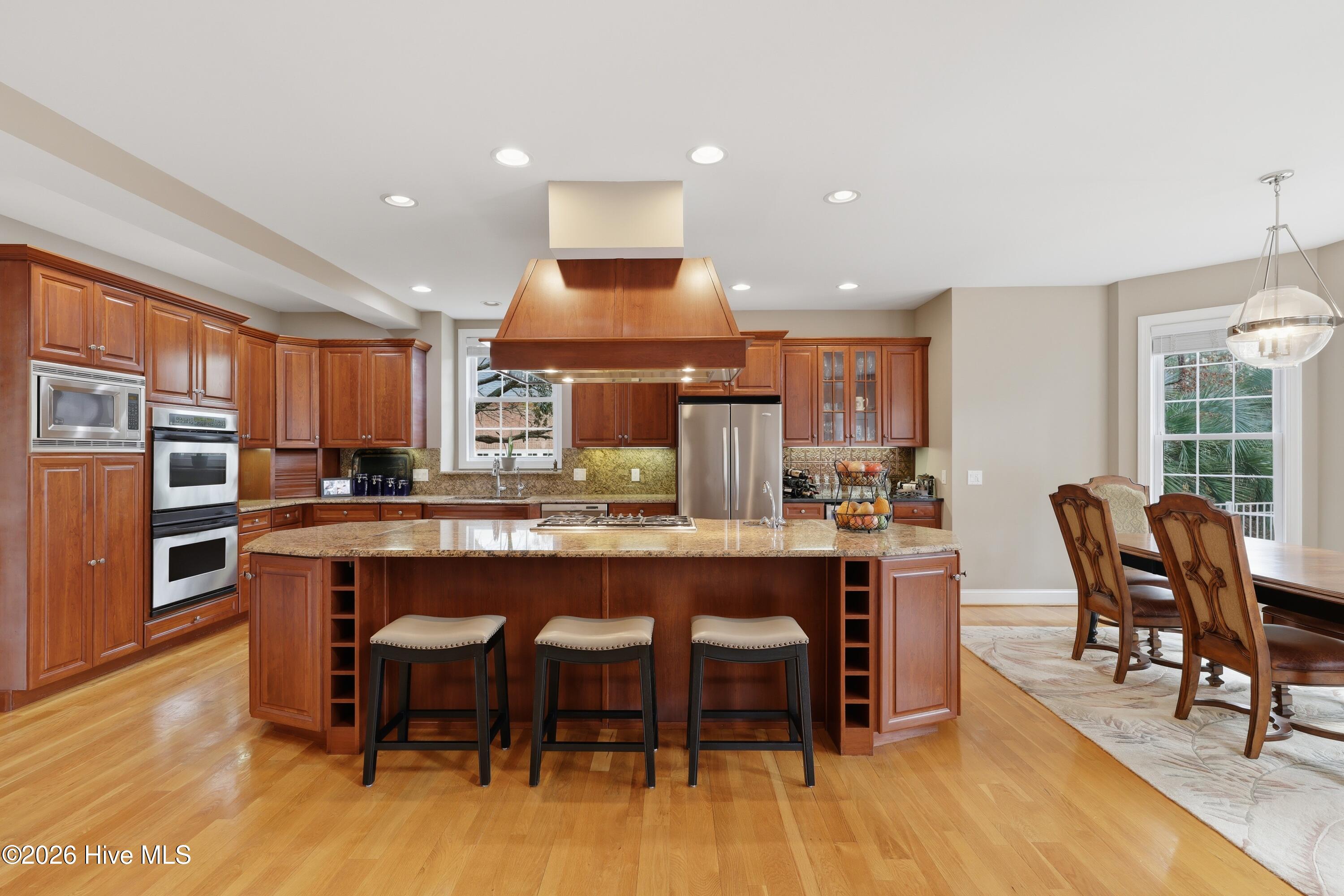 100558451 | Photo 20