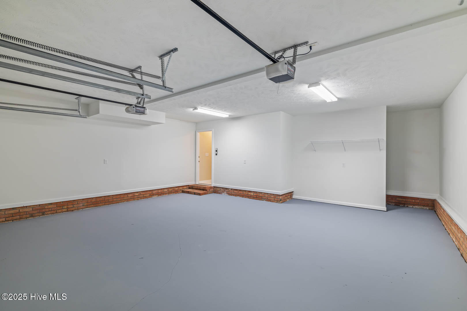 100538607 | Photo 26