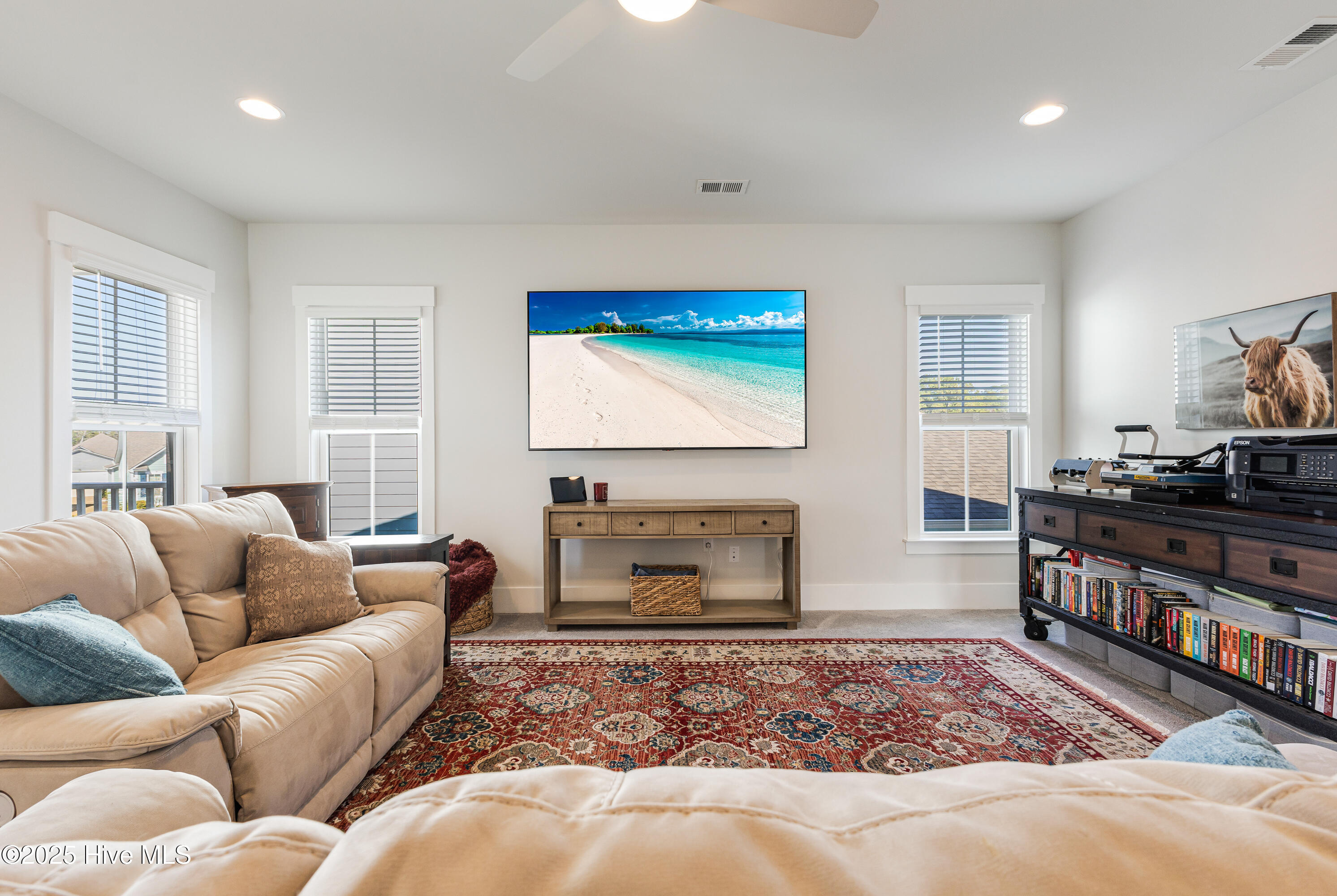 100553825 | Photo 26