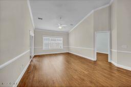 100542556 | Photo 14