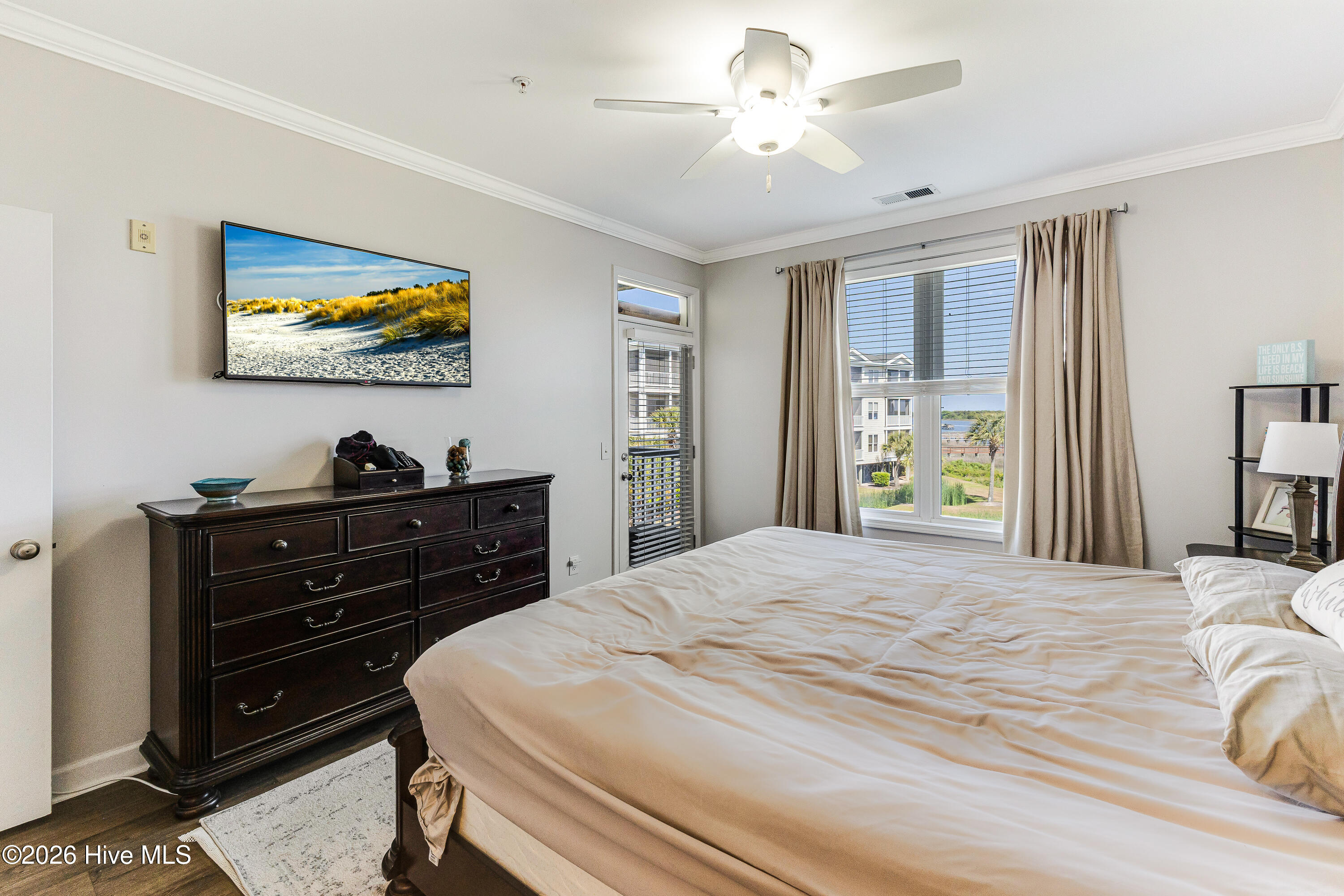 100569606 | Photo 19