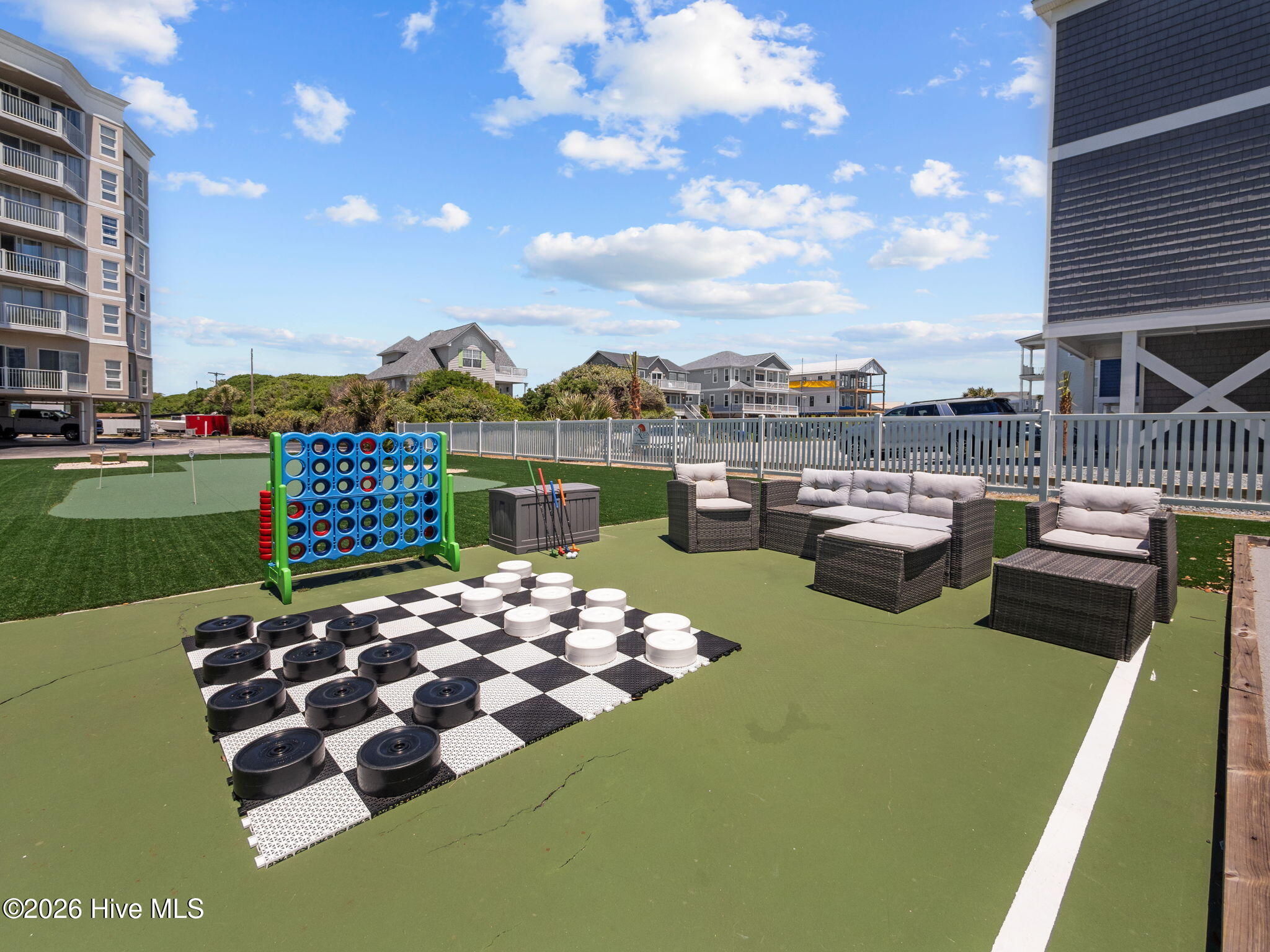 100550416 | Photo 38