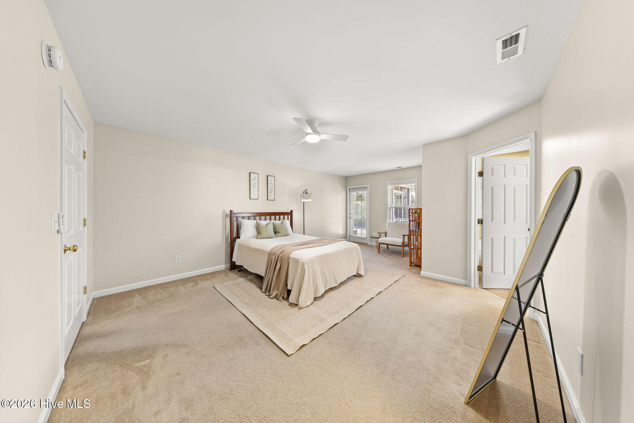 100554180 | Photo 30