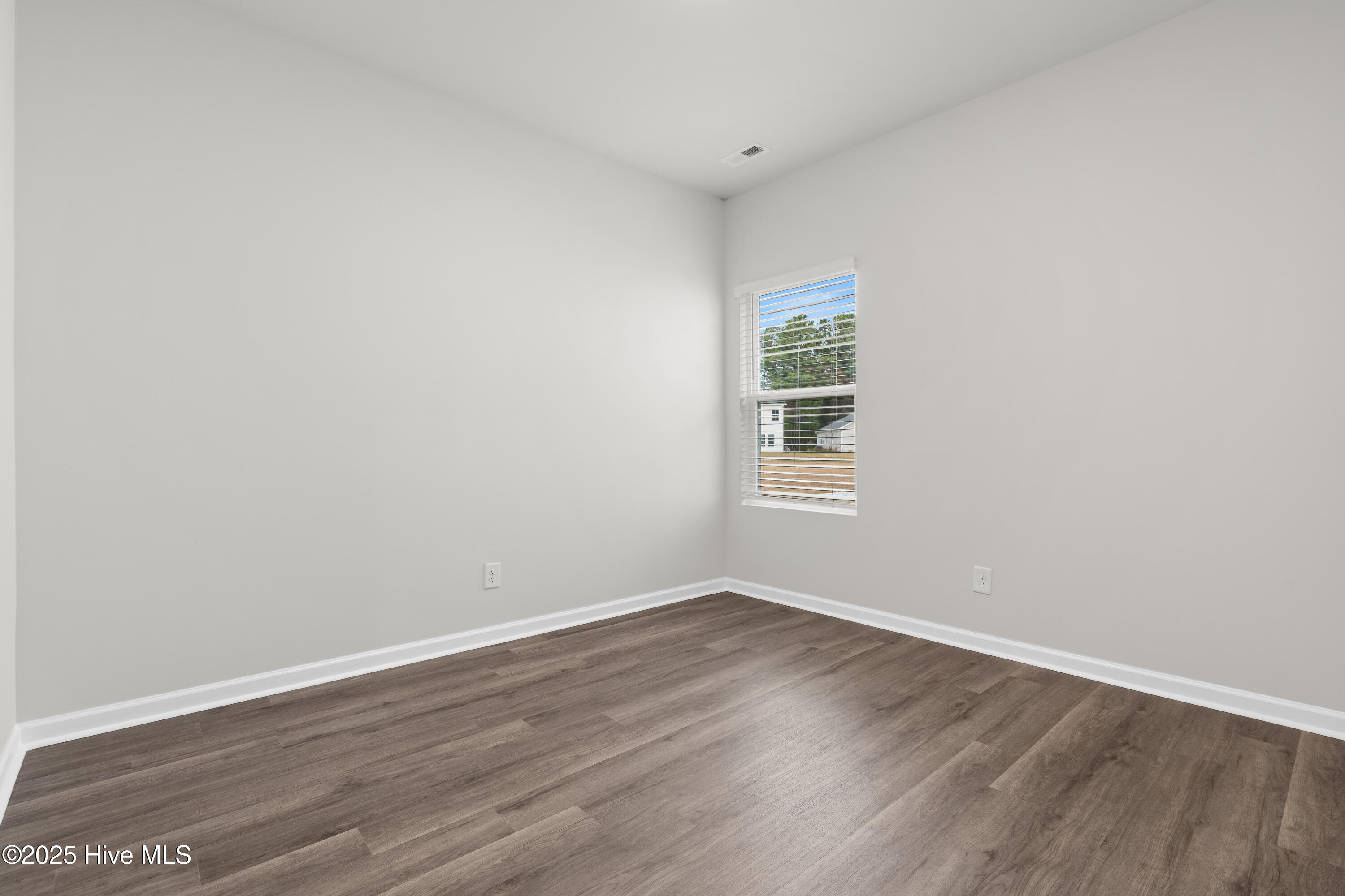 100546082 | Photo 20