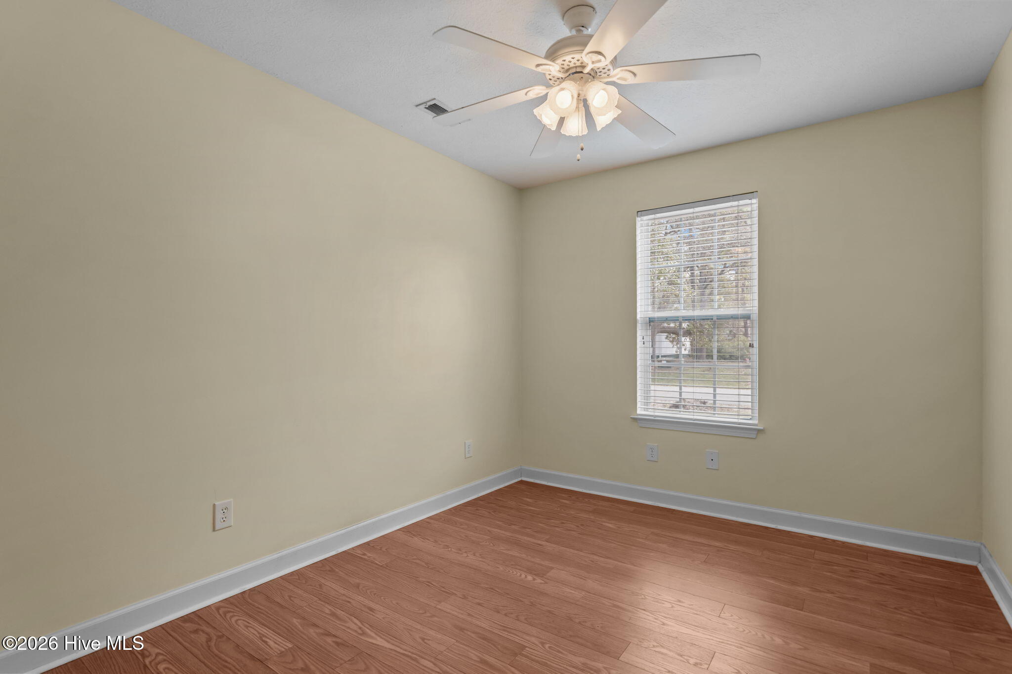 100564732 | Photo 23