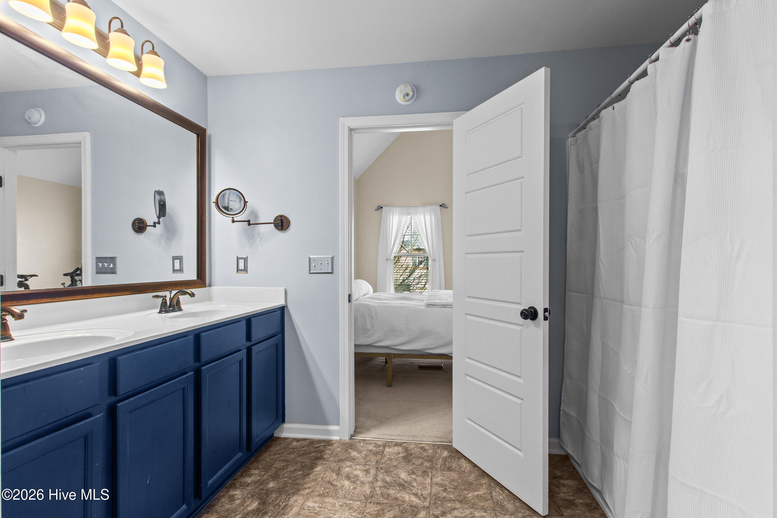 100554579 | Photo 25