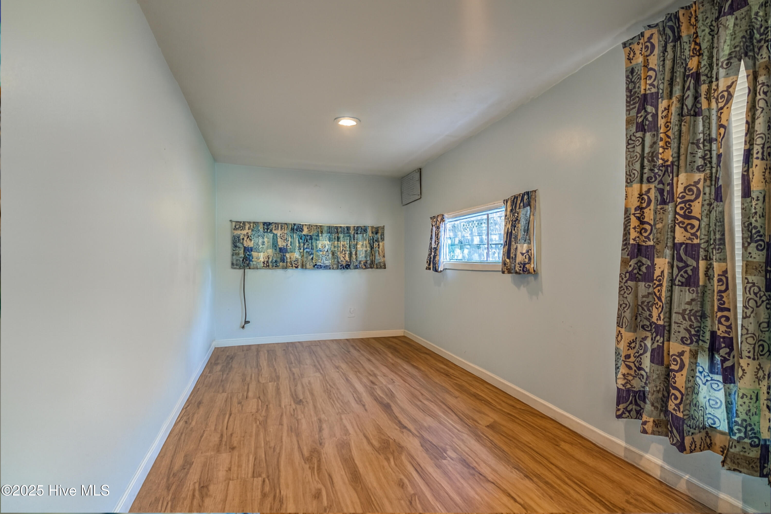 100538170 | Photo 24