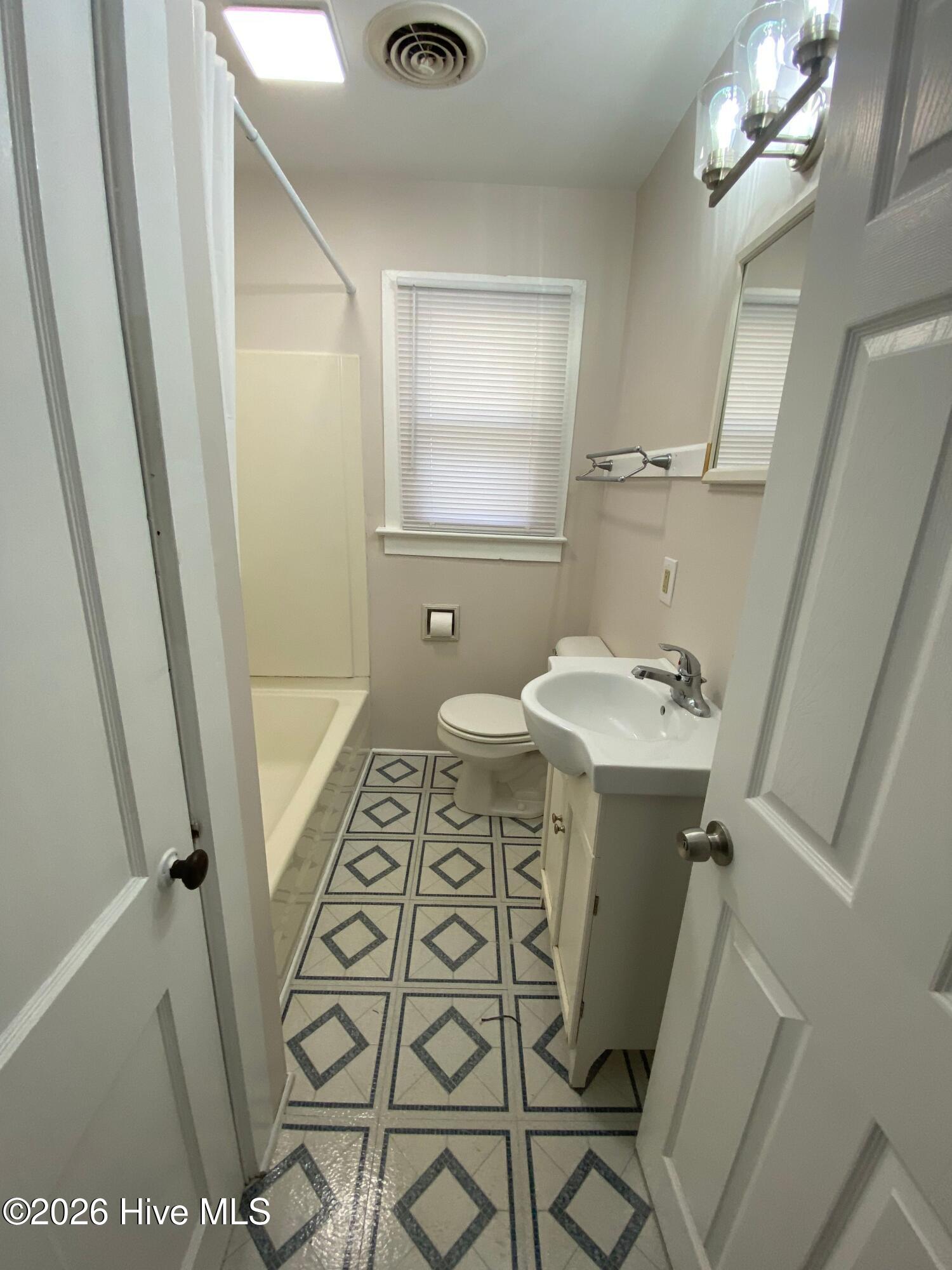 100565723 | Photo 22