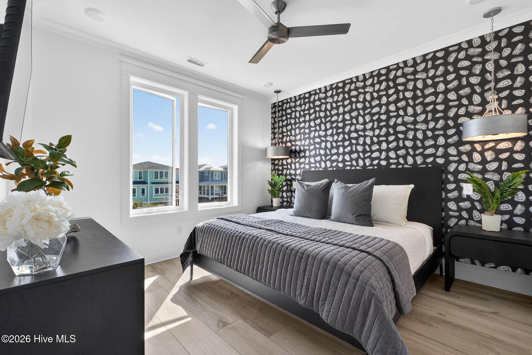 100543300 | Photo 68