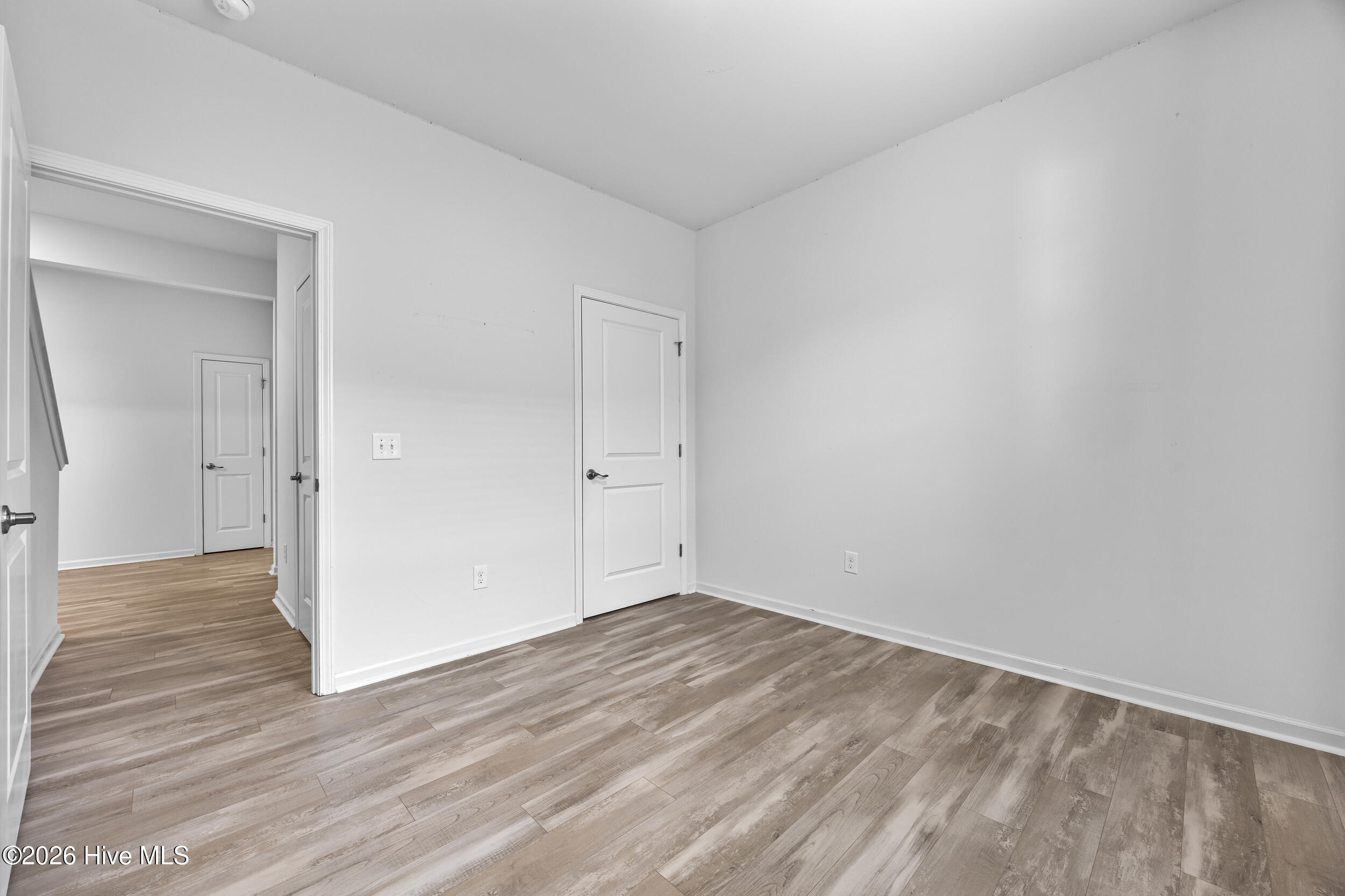 100552645 | Photo 15