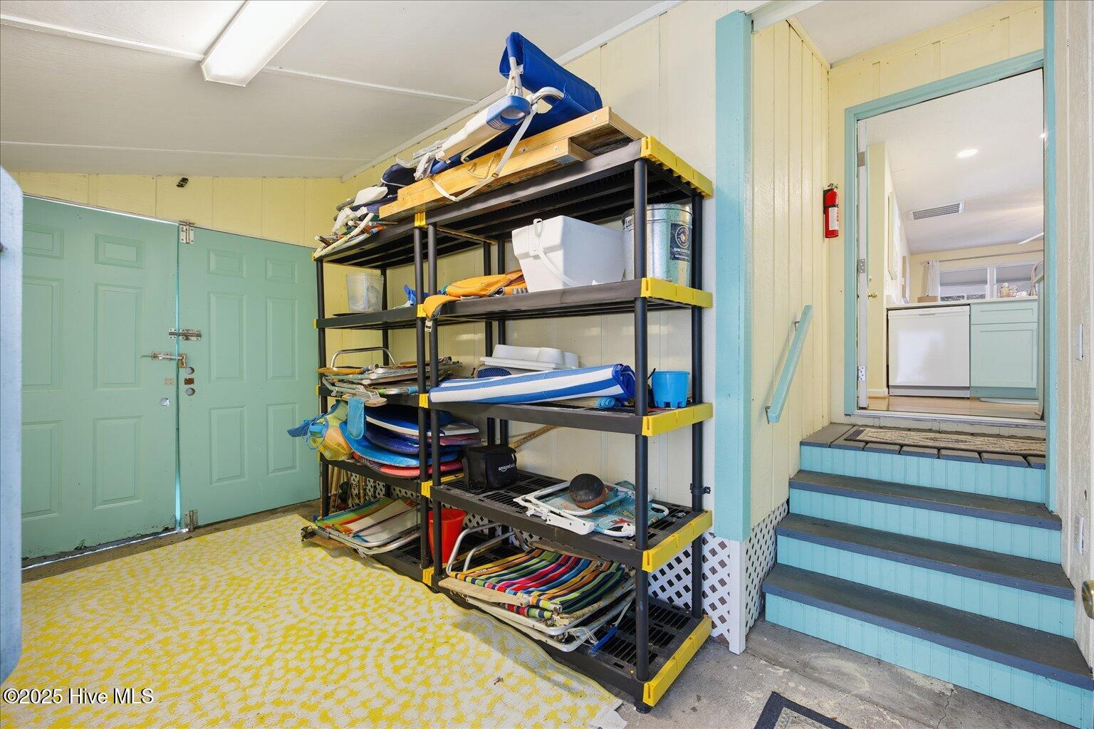 100546688 | Photo 34