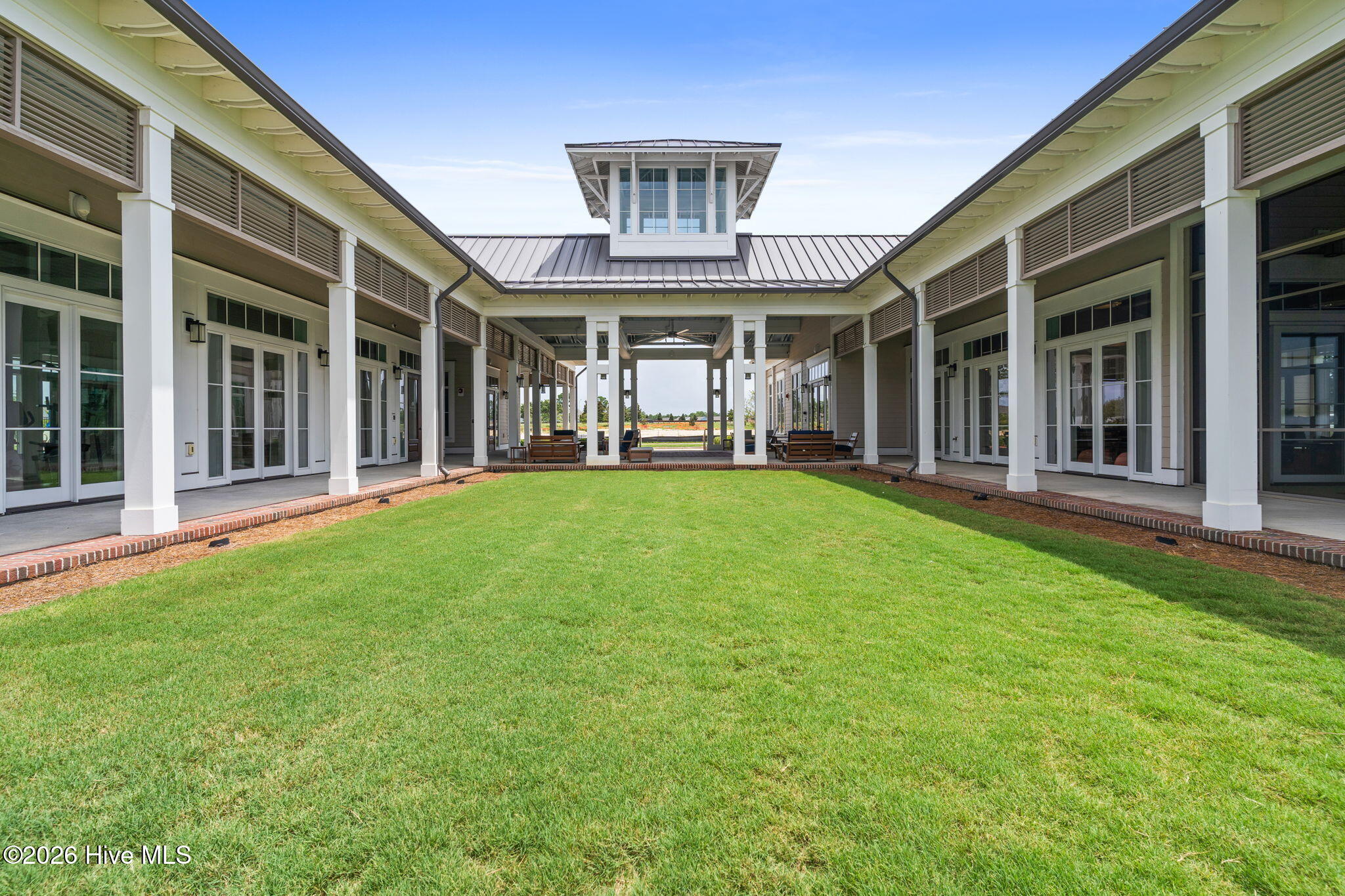 100569048 | Photo 58