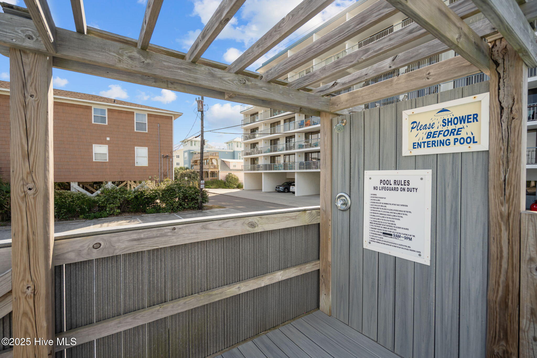 100530733 | Photo 31