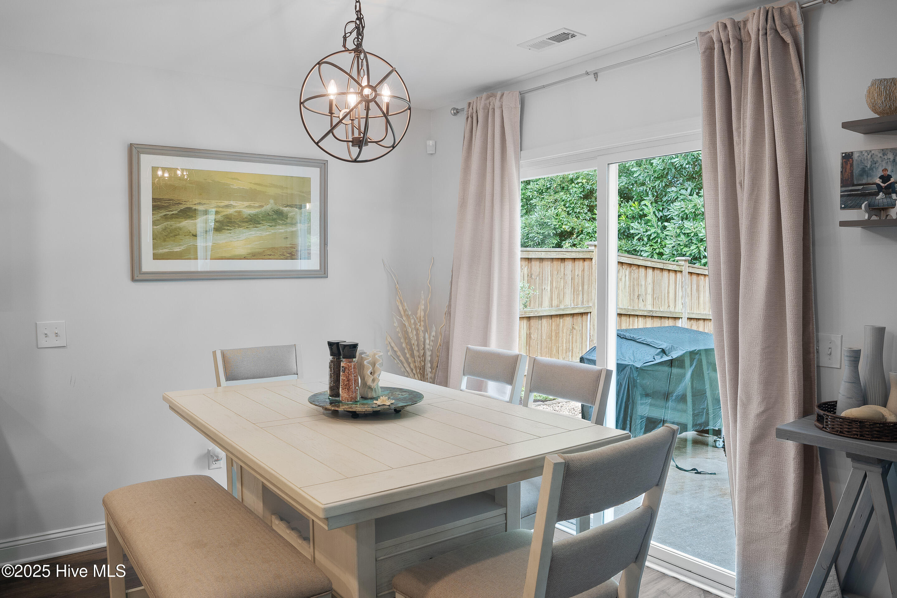 100526755 | Photo 10