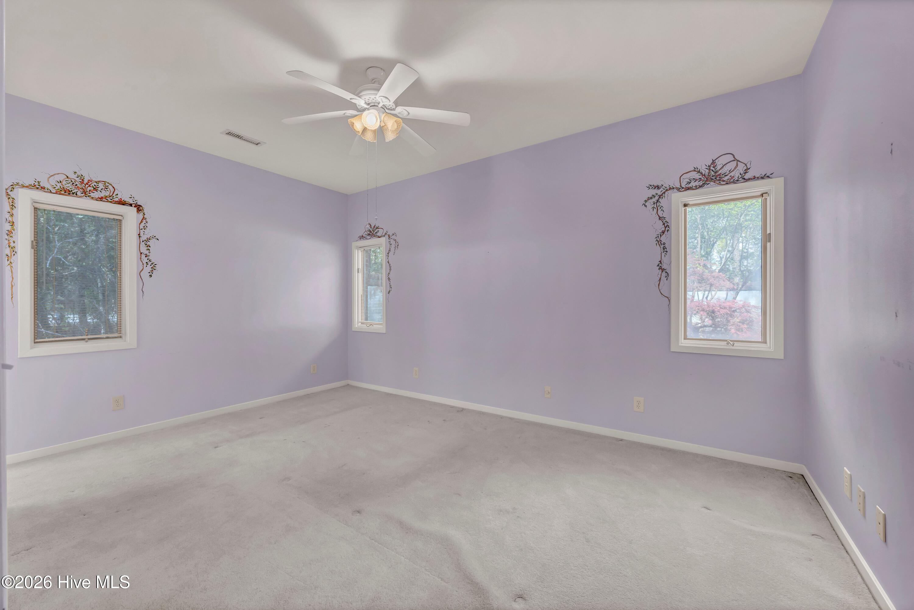 100566682 | Photo 25