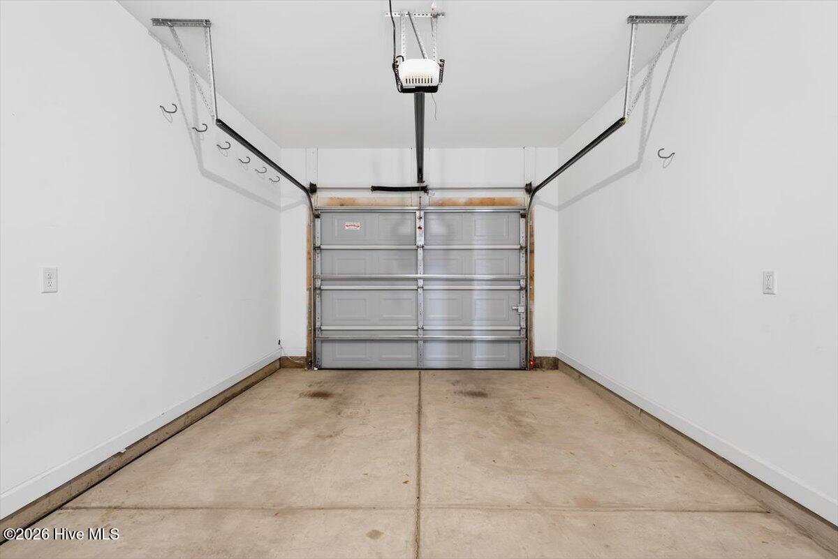 100552947 | Photo 43