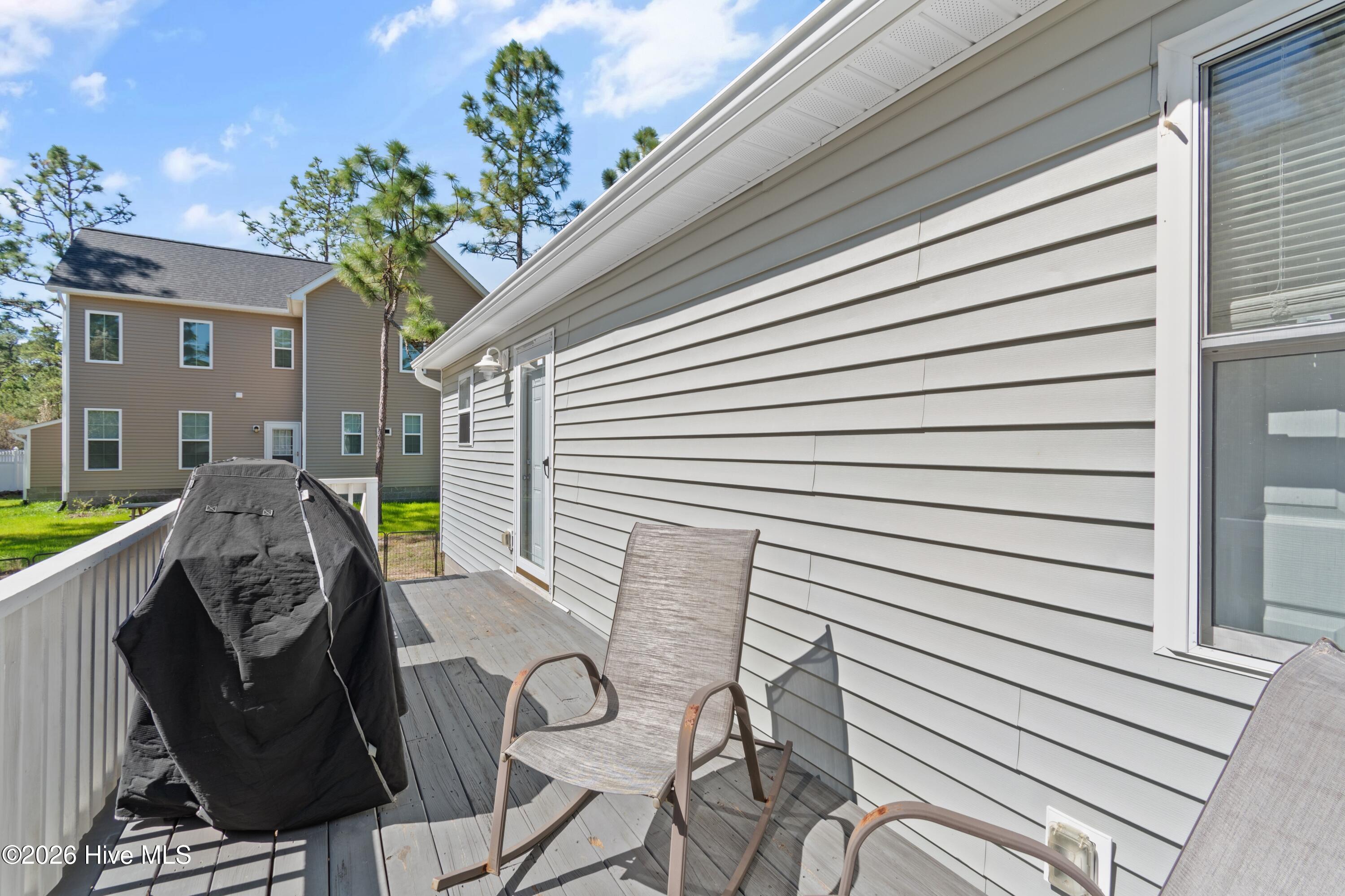 100561702 | Photo 28