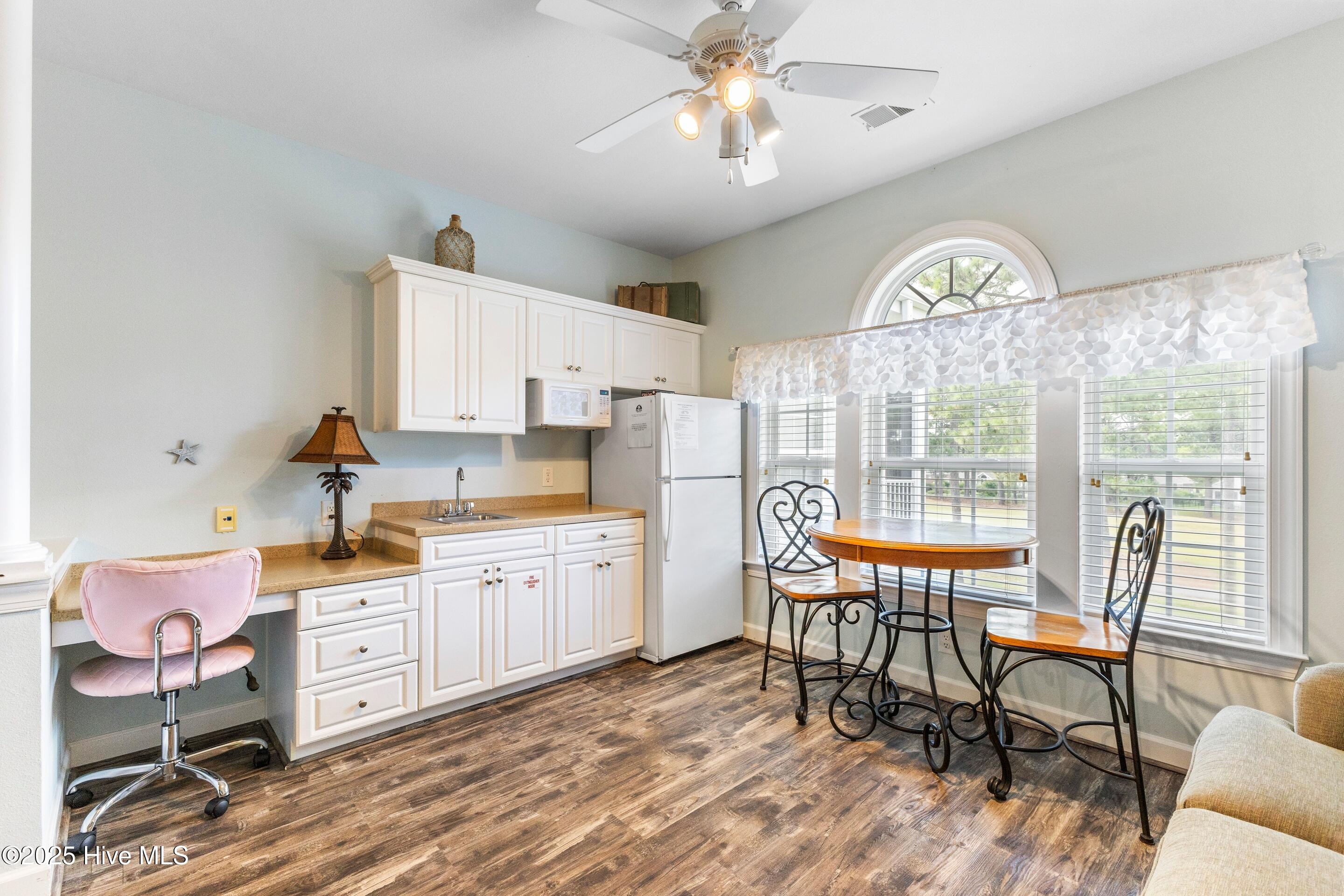 100531595 | Photo 30