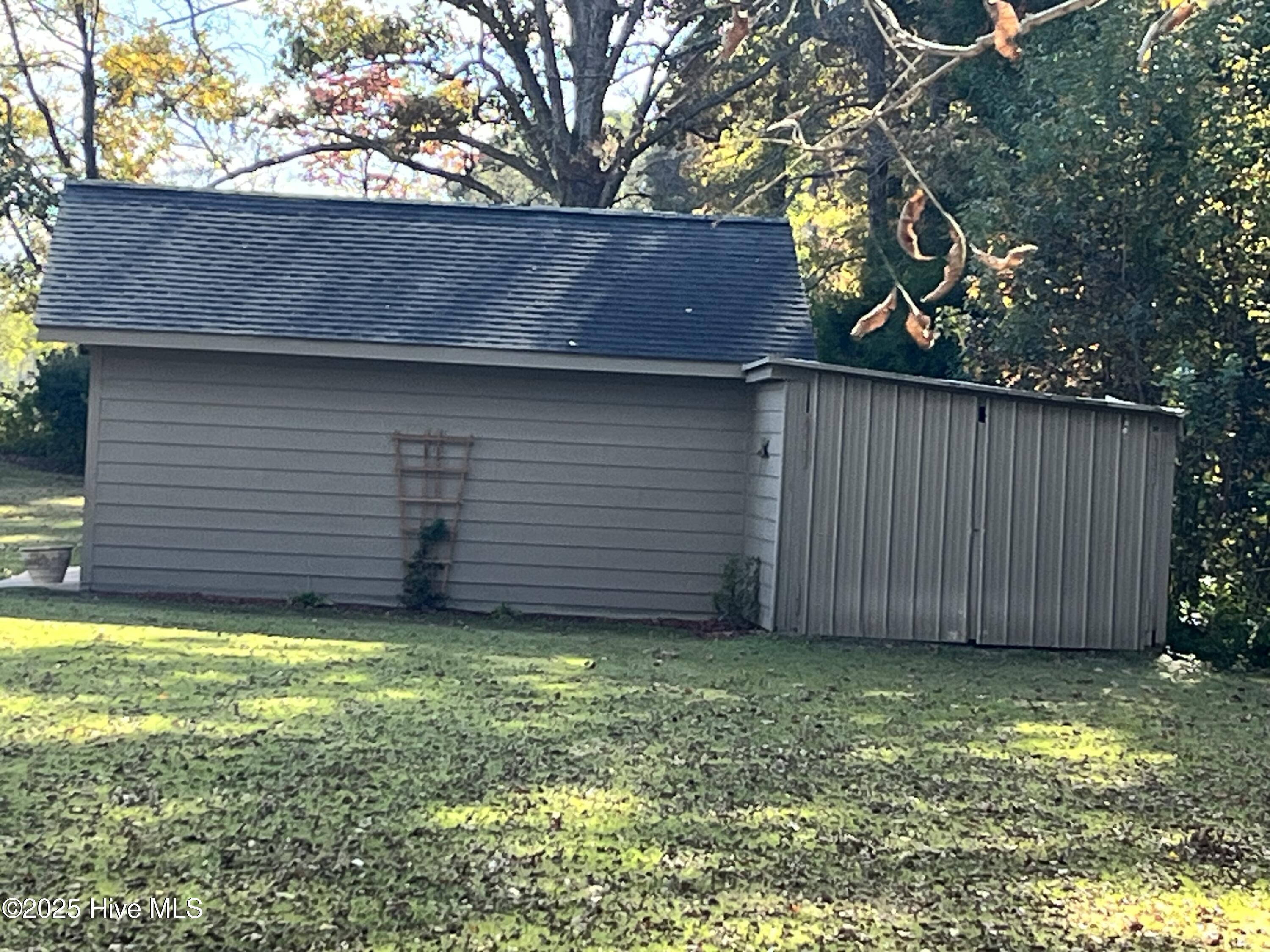 100540305 | Photo 27