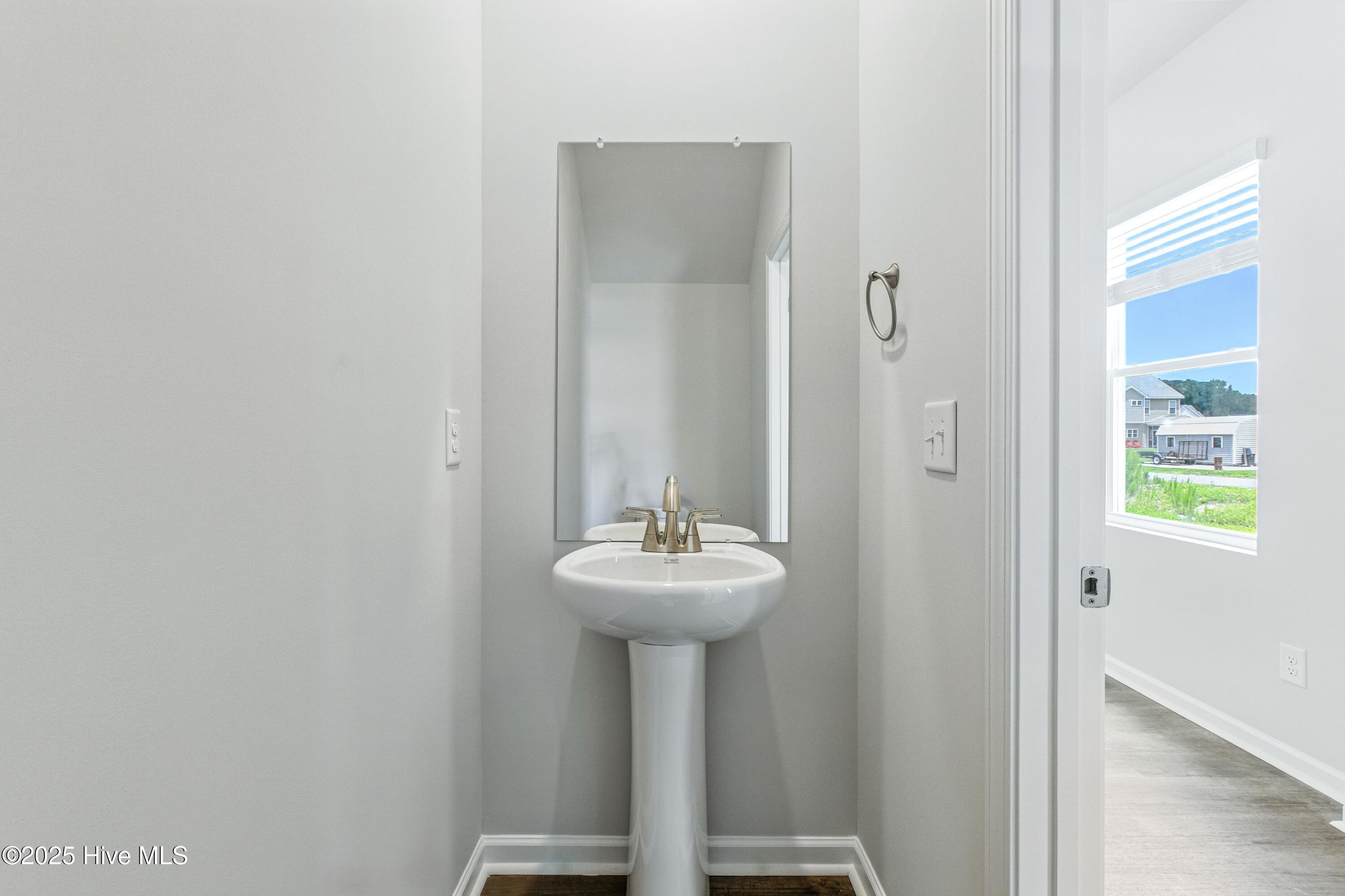 100520185 | Photo 17