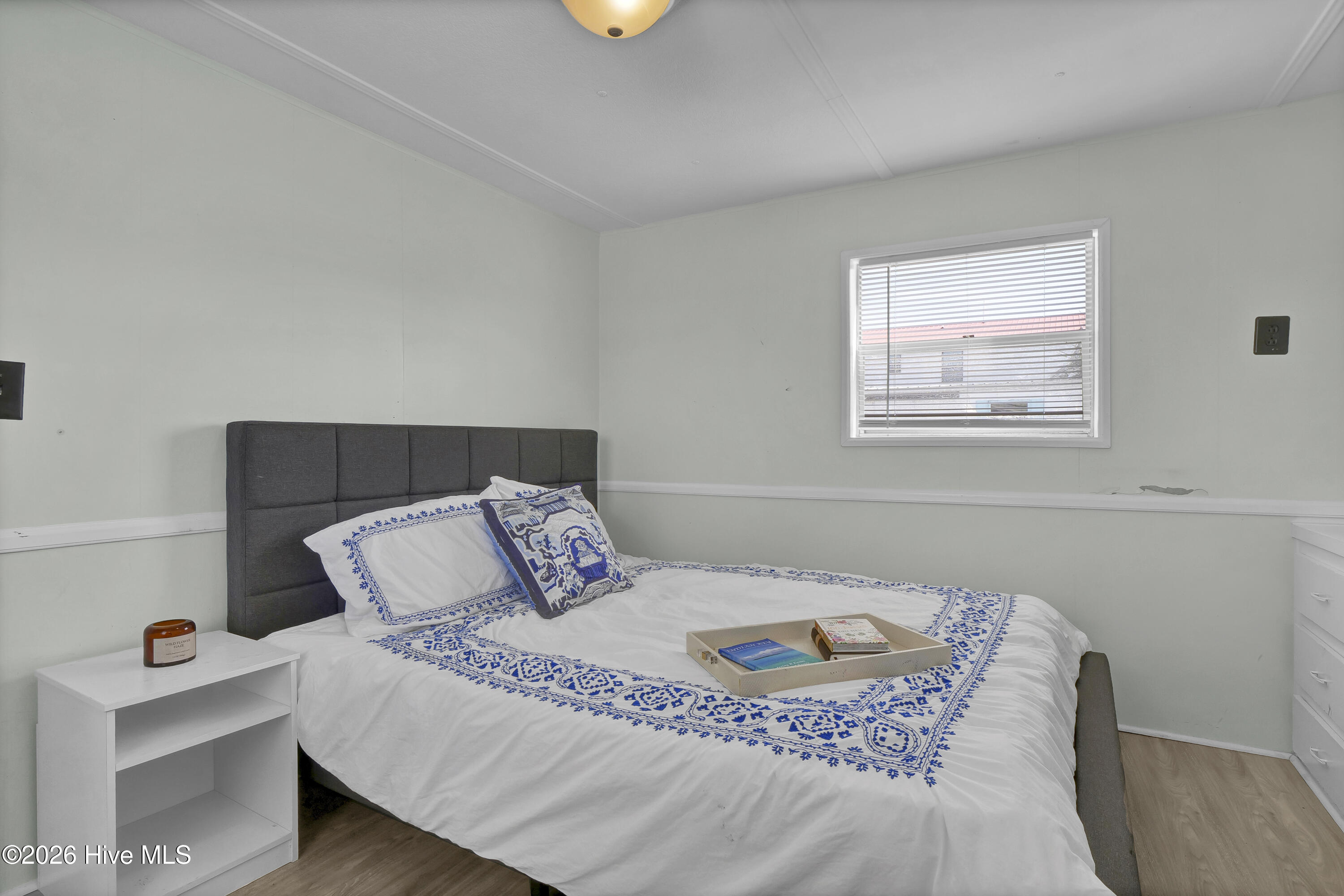 100560553 | Photo 15