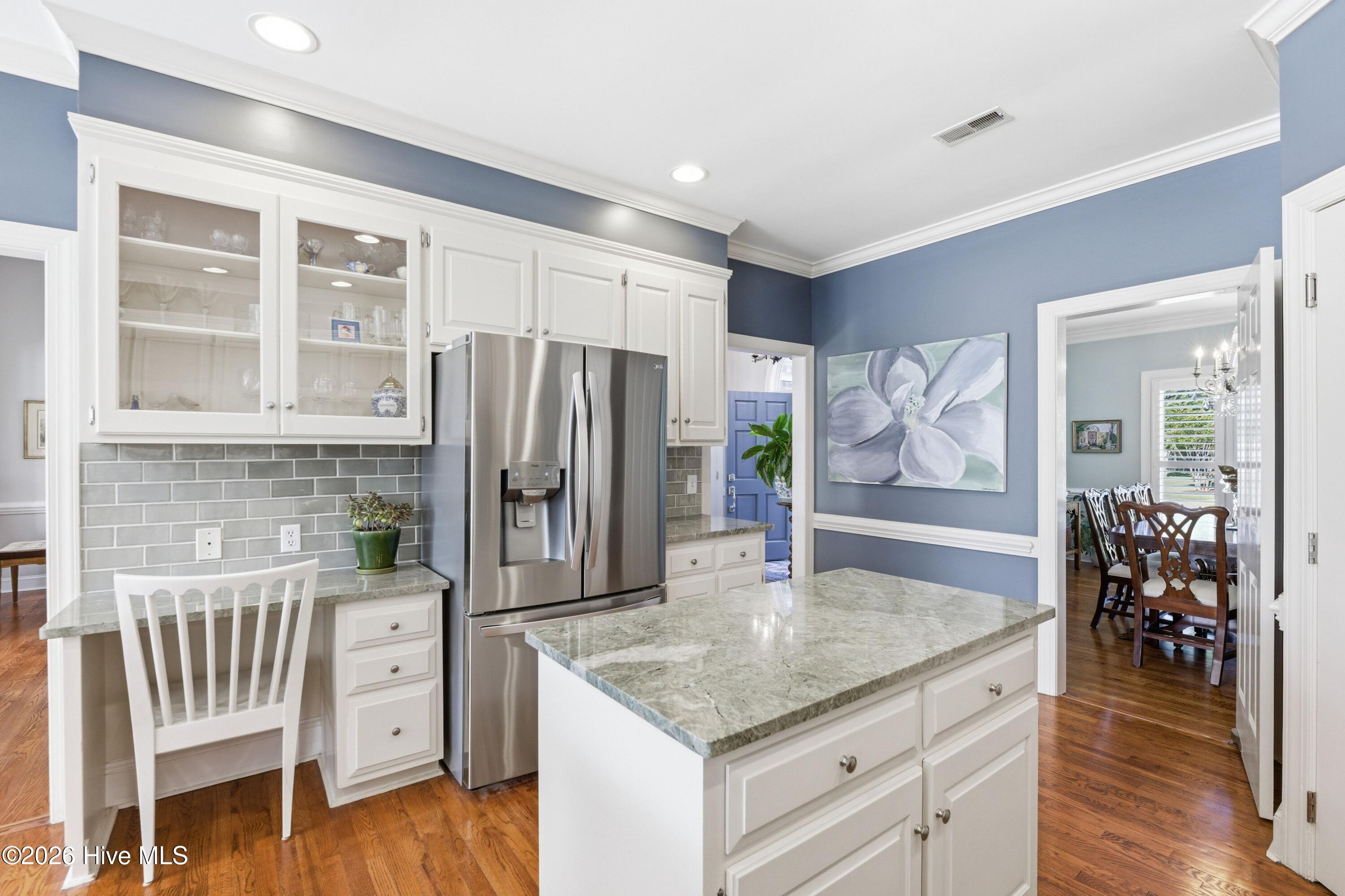 100568689 | Photo 16