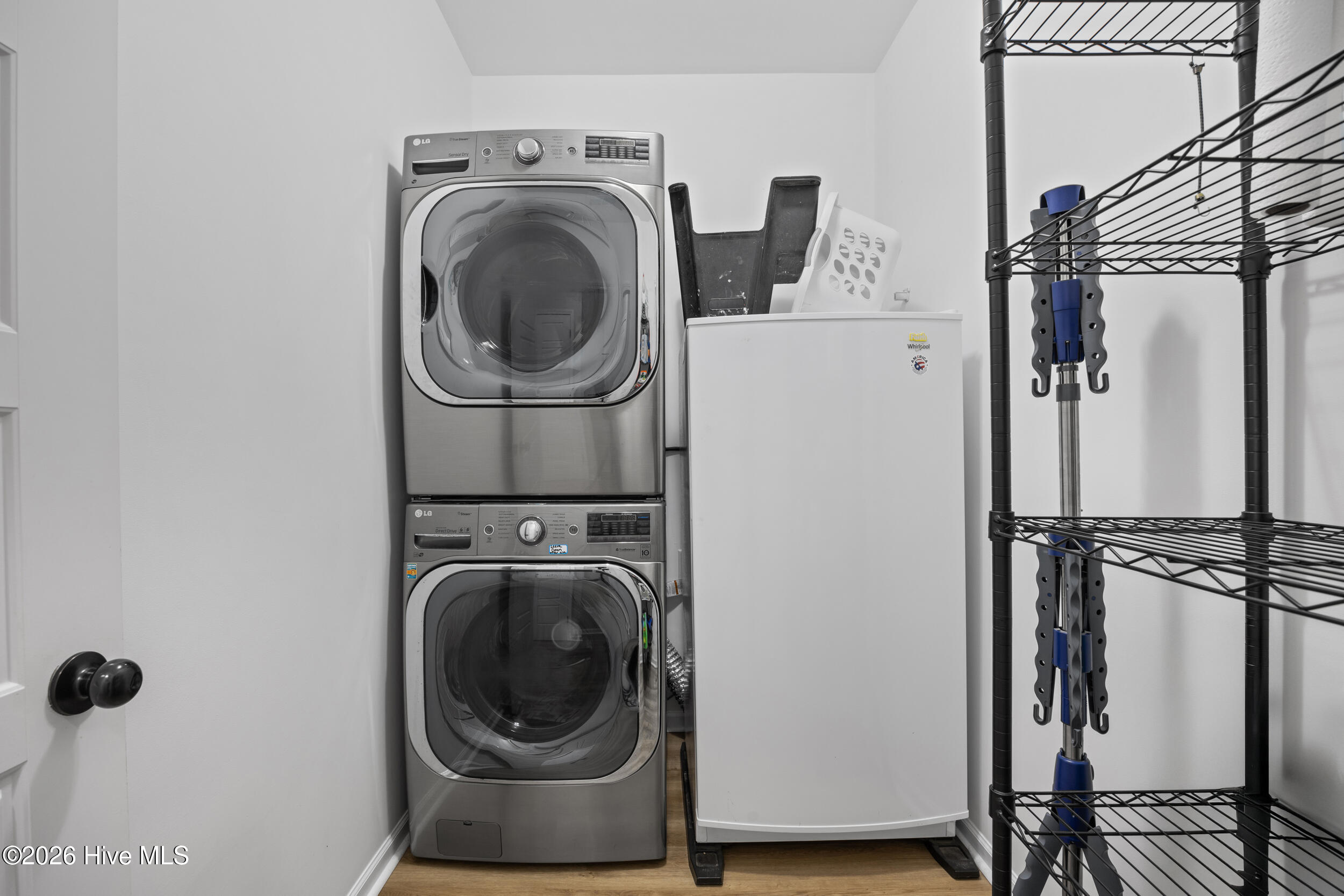 100549248 | Photo 24