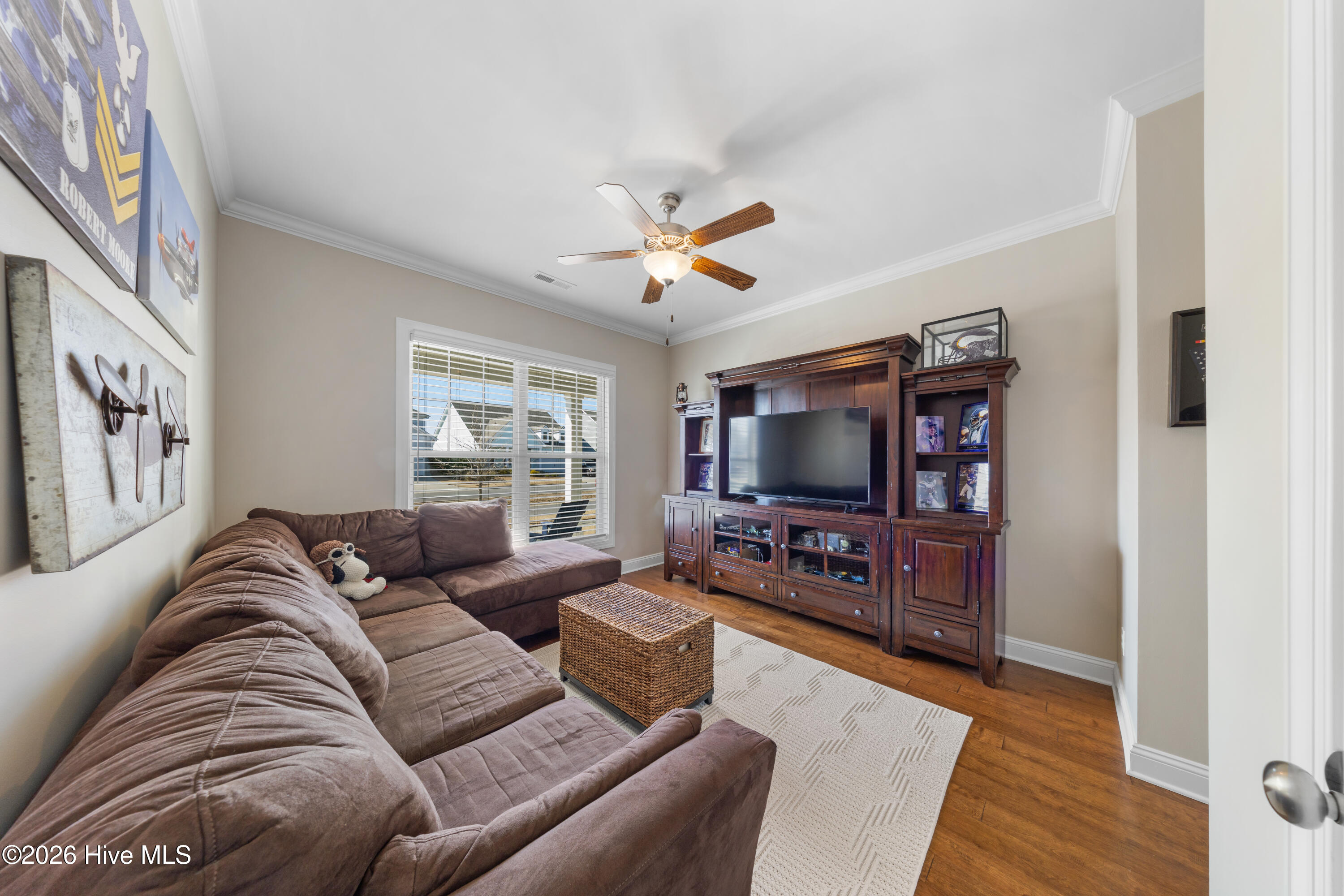 100561487 | Photo 22