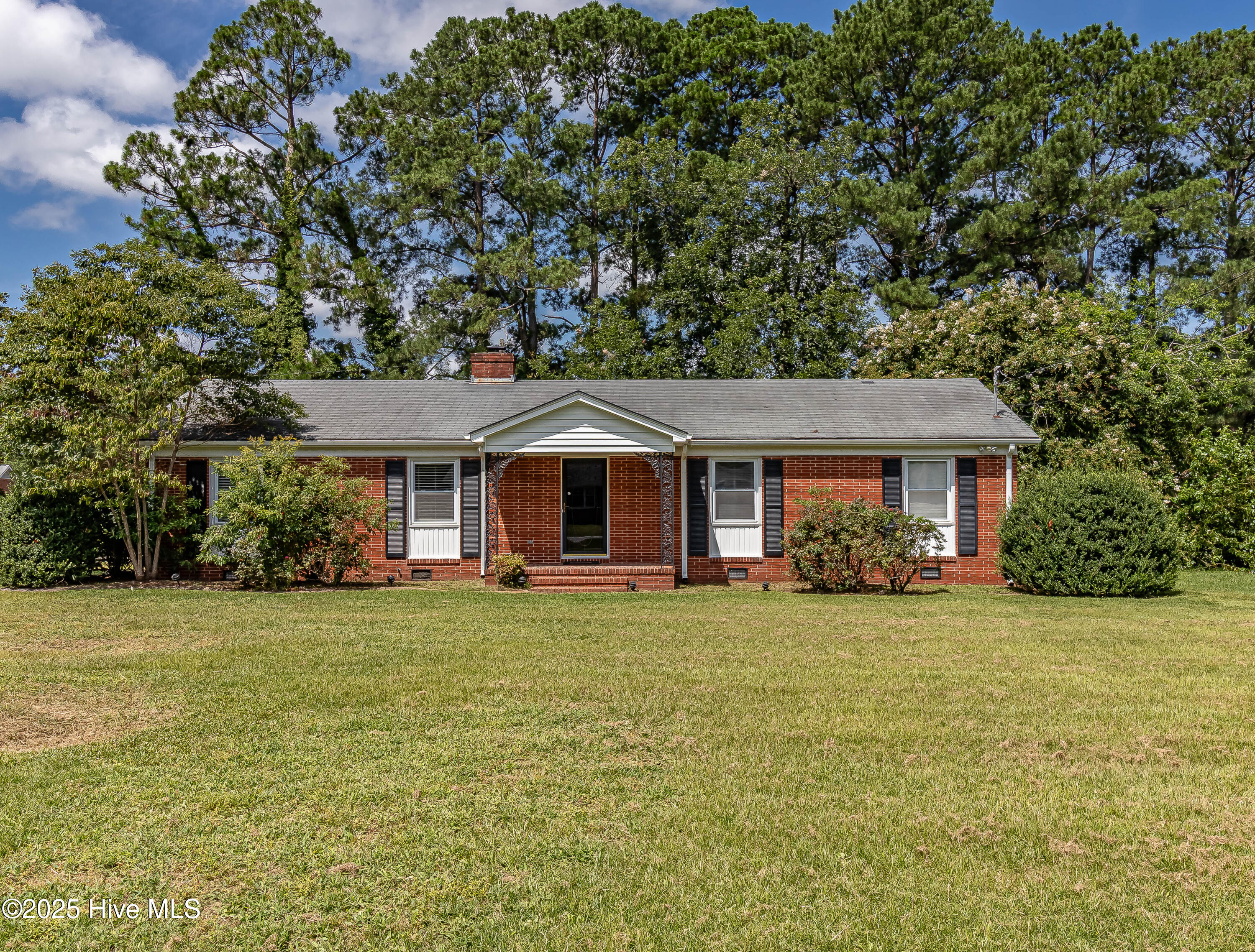 1801 E Azalea Drive, Goldsboro, NC 27530 Listing Photo  1
