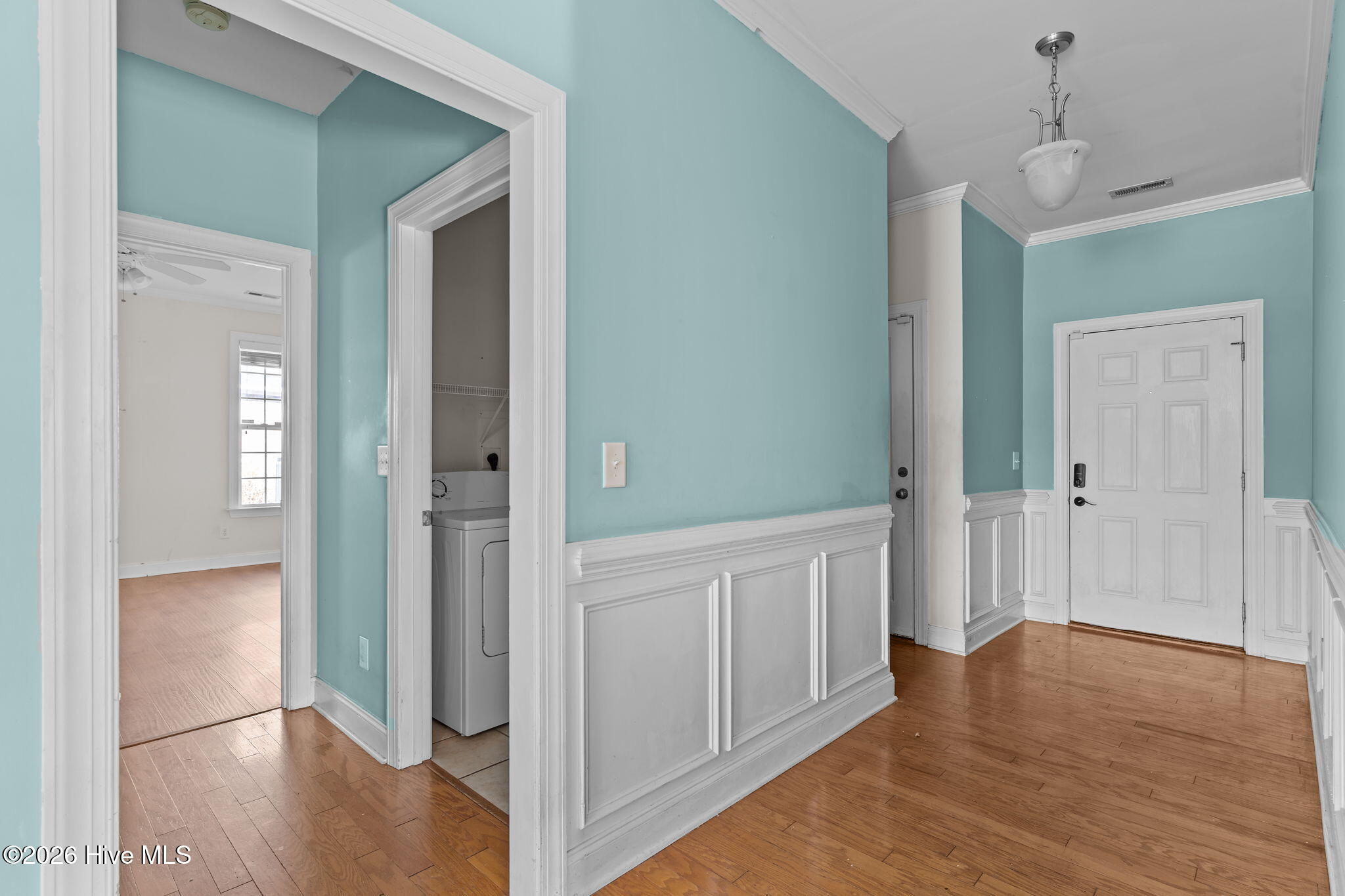 100542717 | Photo 26